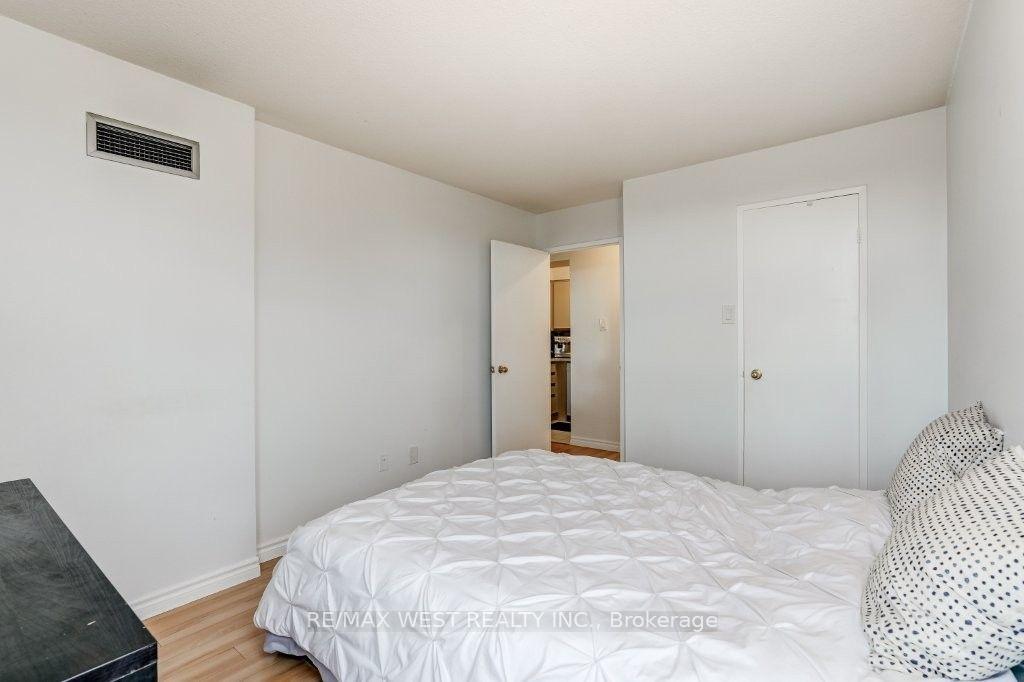 Photo 13 of Unit 1103, 117 Gerrard Street E, Toronto, Church-Yonge Corridor — HOMEH