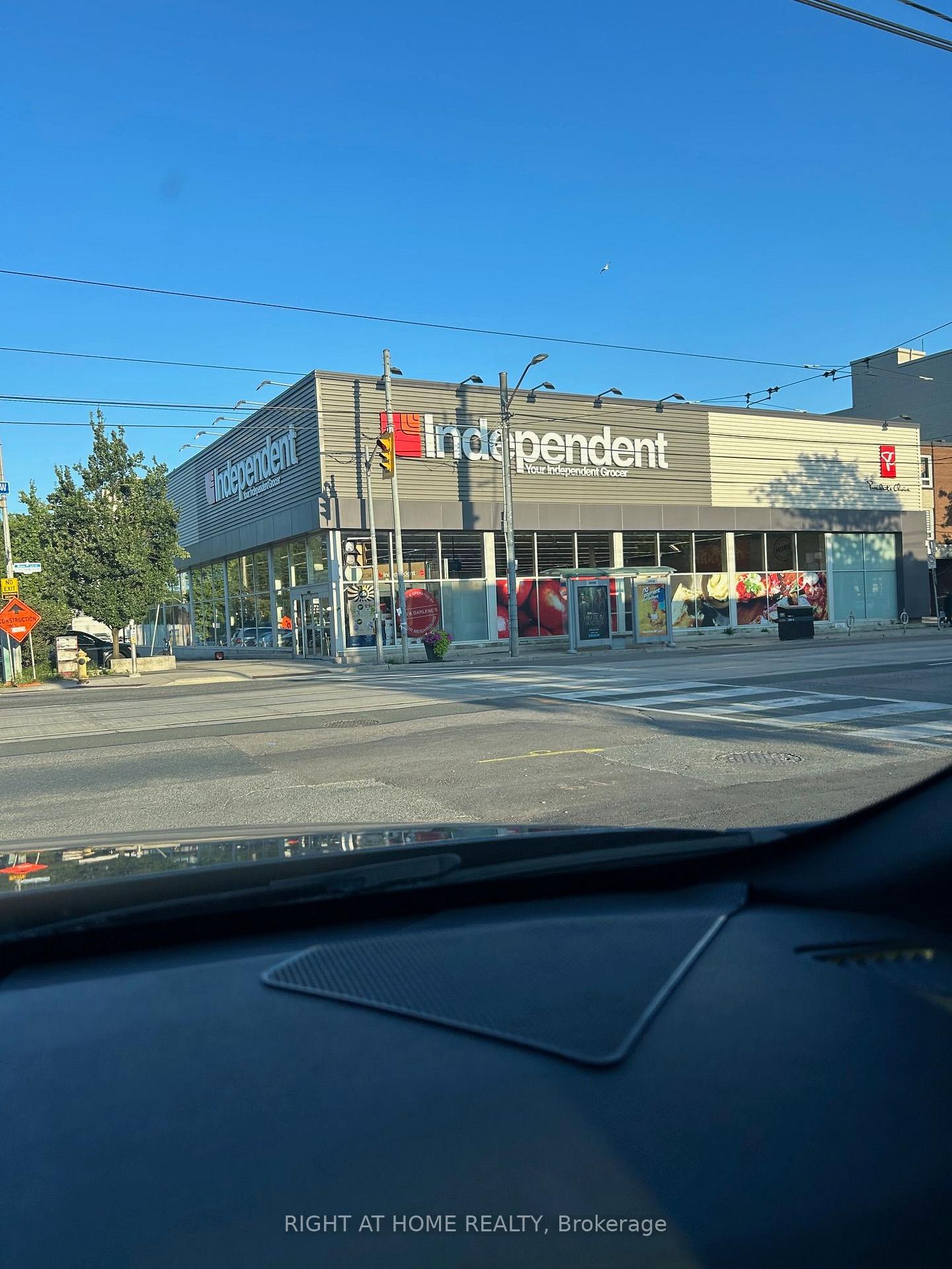 Photo 5 of Unit 810, 11 Superior Avenue, Etobicoke, Mimico — HOMEH