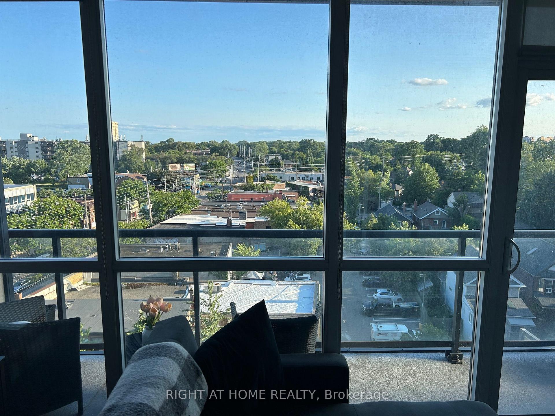 Photo 6 of Unit 810, 11 Superior Avenue, Etobicoke, Mimico — HOMEH