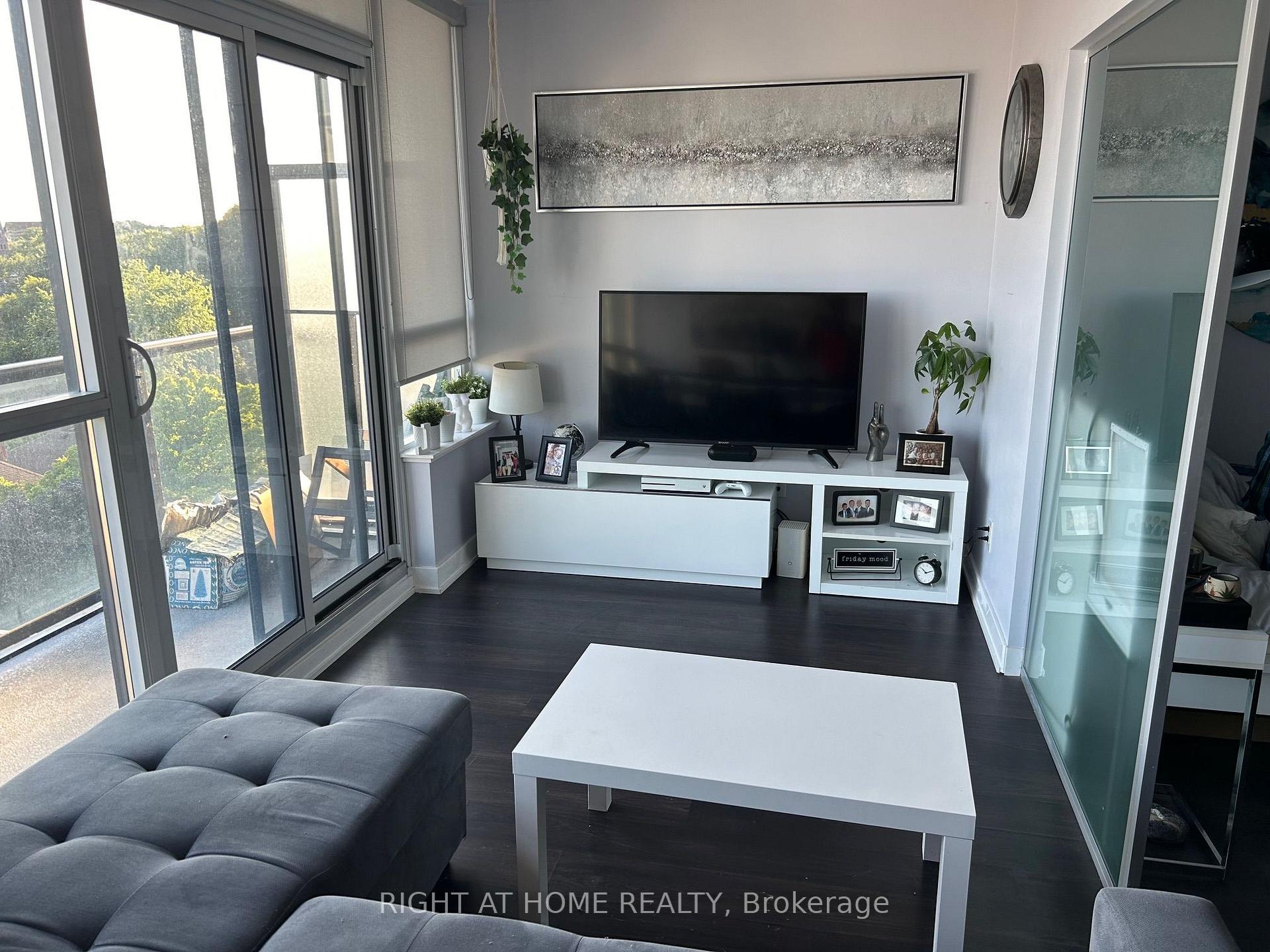 Photo 9 of Unit 810, 11 Superior Avenue, Etobicoke, Mimico — HOMEH