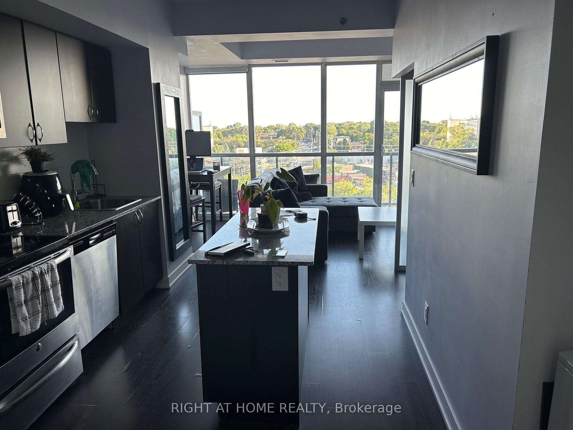 Photo 10 of Unit 810, 11 Superior Avenue, Etobicoke, Mimico — HOMEH