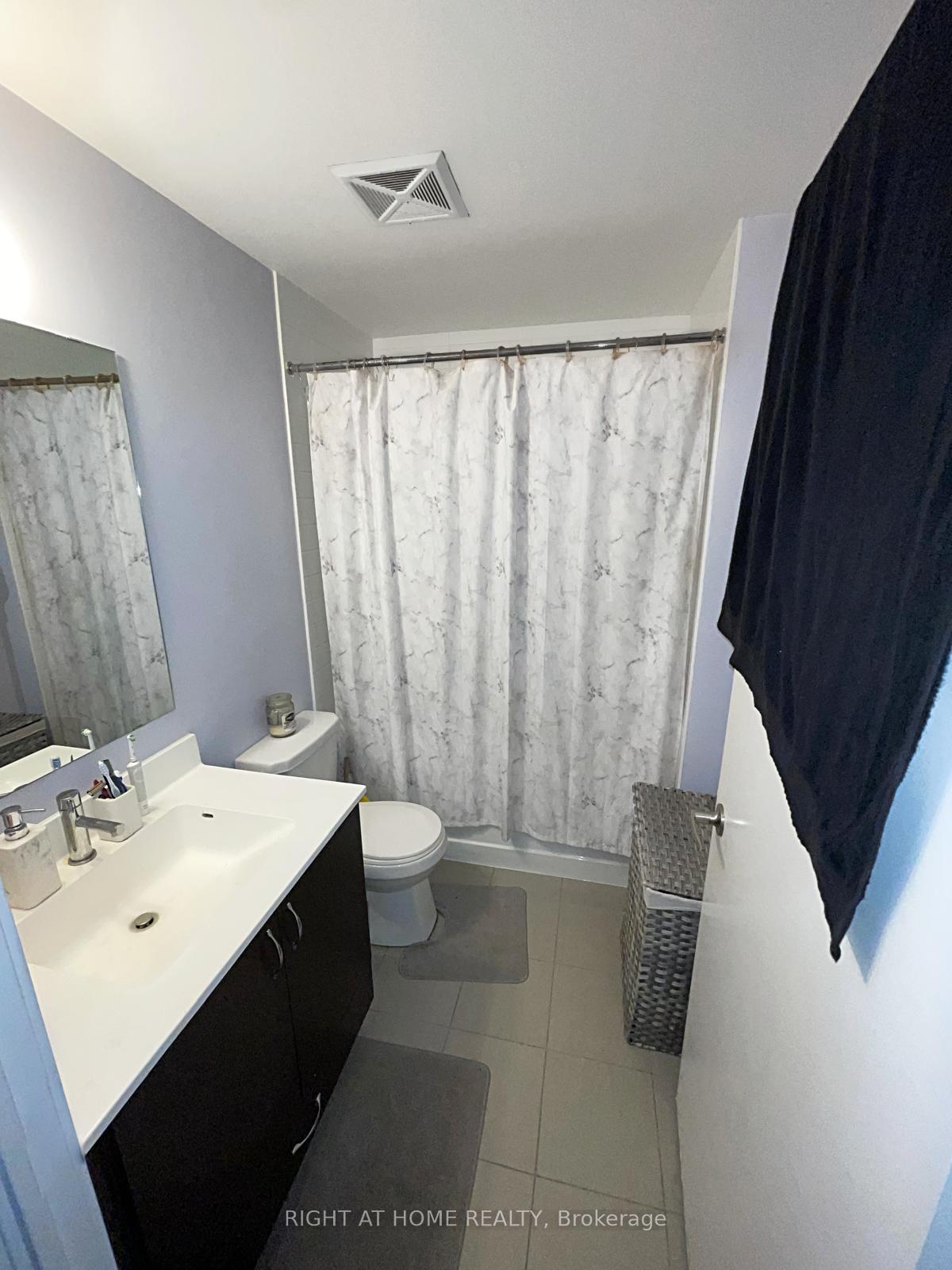 Photo 13 of Unit 810, 11 Superior Avenue, Etobicoke, Mimico — HOMEH