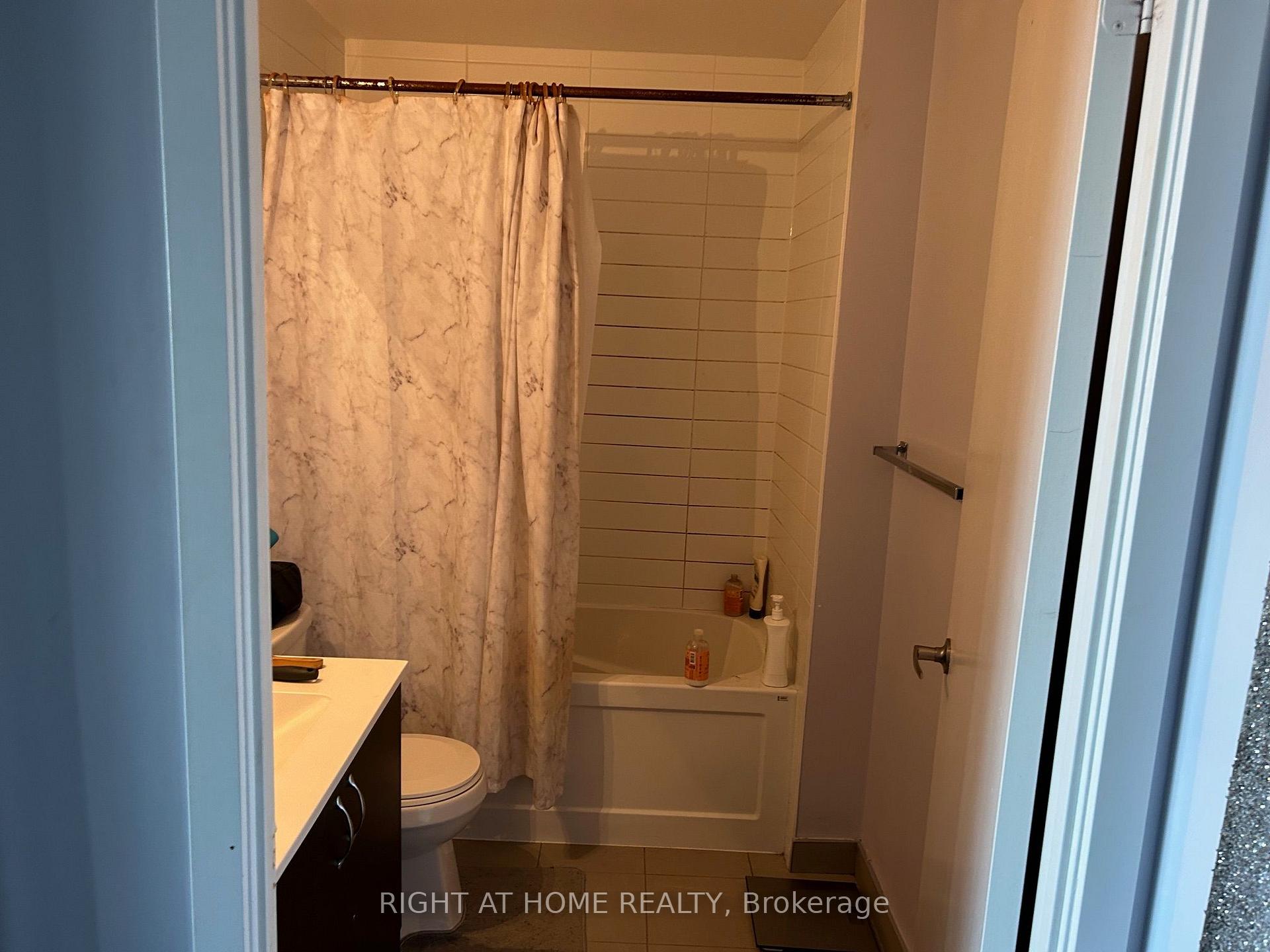 Photo 14 of Unit 810, 11 Superior Avenue, Etobicoke, Mimico — HOMEH
