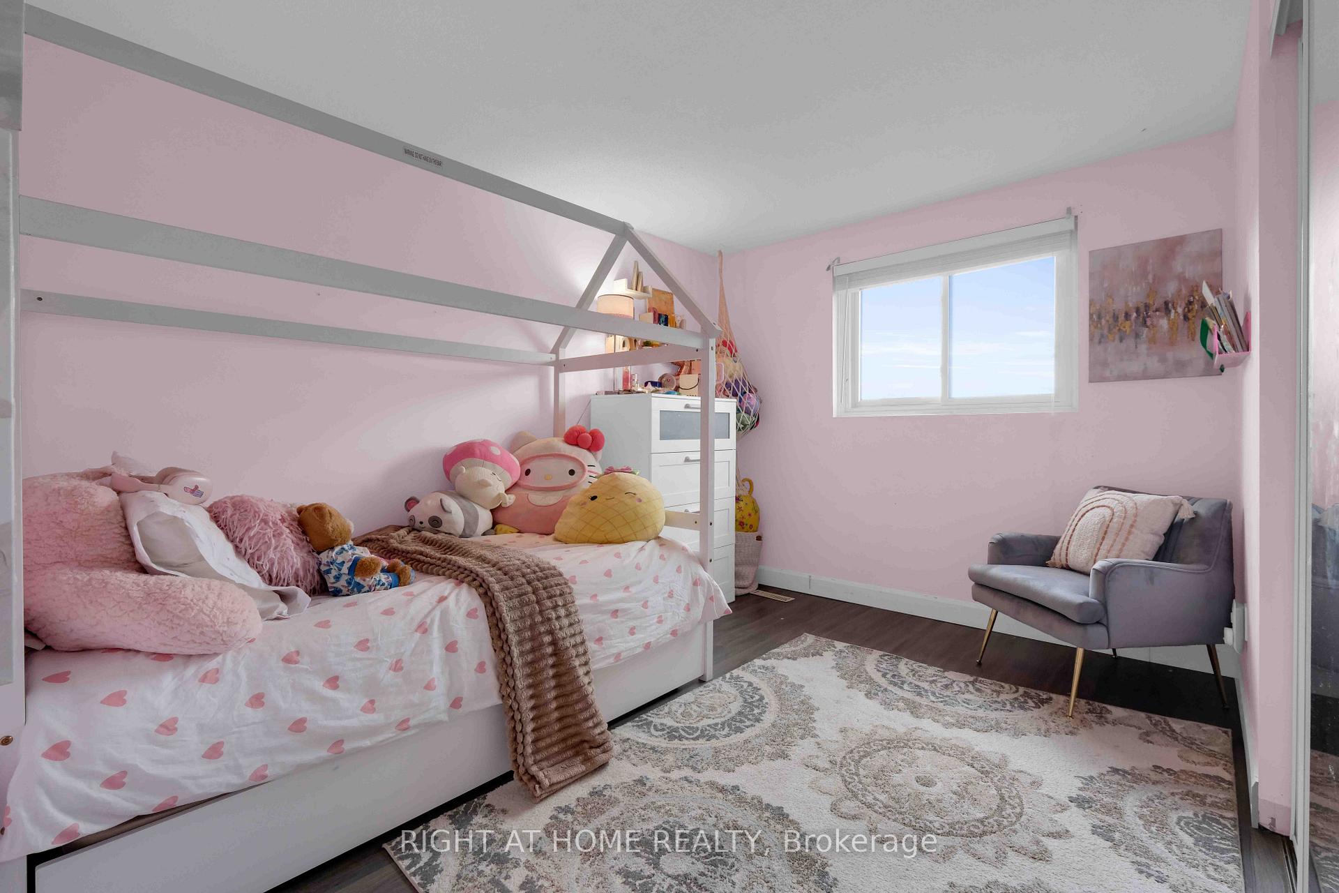 Photo 11 of Unit #4, 1055 Central Park Boulevard N, Oshawa, Centennial — HOMEH