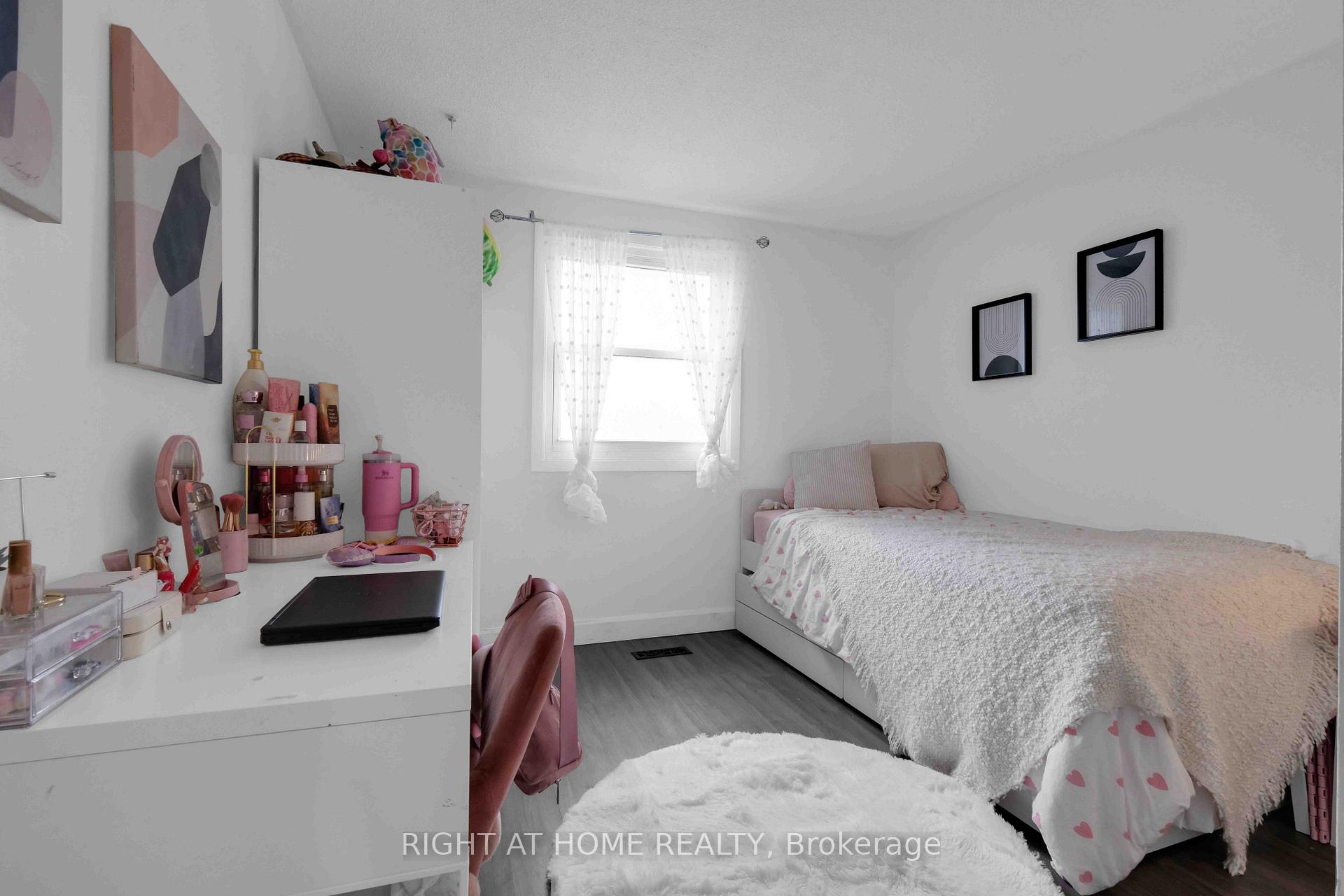Photo 12 of Unit #4, 1055 Central Park Boulevard N, Oshawa, Centennial — HOMEH