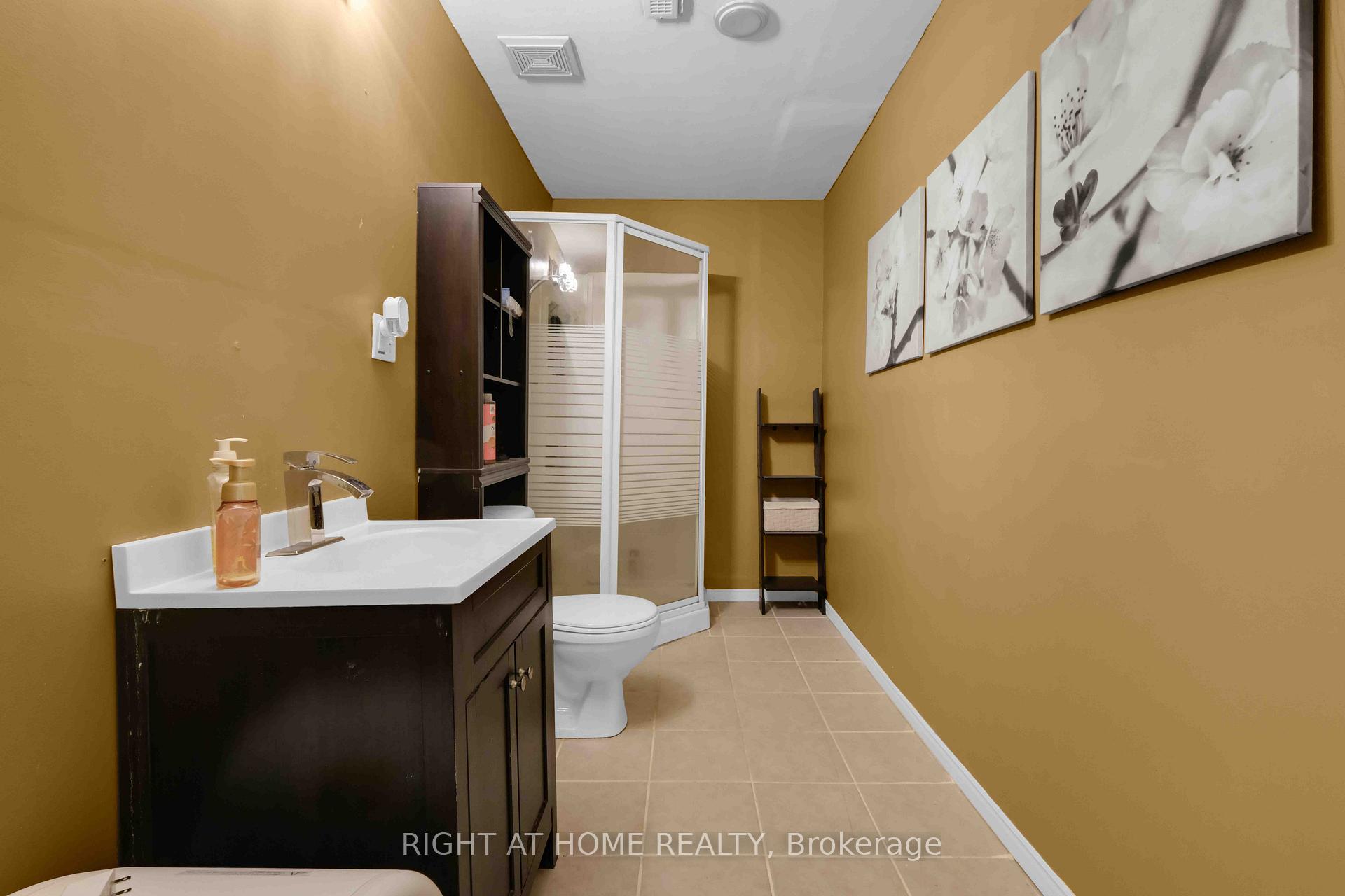Photo 20 of Unit #4, 1055 Central Park Boulevard N, Oshawa, Centennial — HOMEH