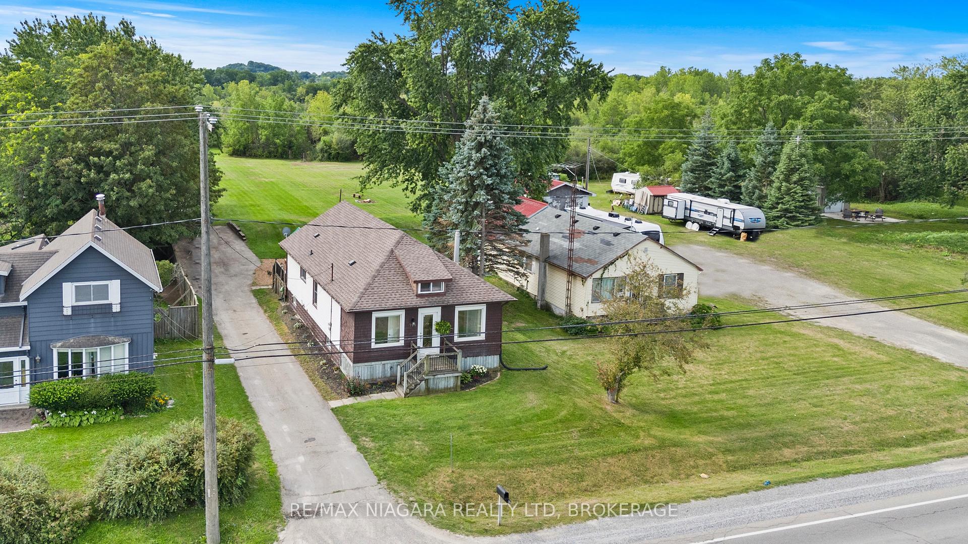 Photo 8 of 702 Main Street, Port Colborne, Sugarloaf — HOMEH
