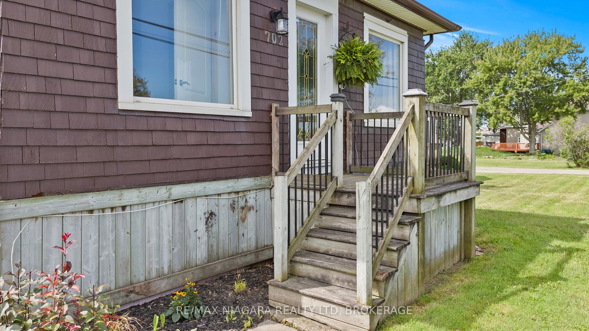 Photo 7 of 702 Main Street, Port Colborne, Sugarloaf — HOMEH