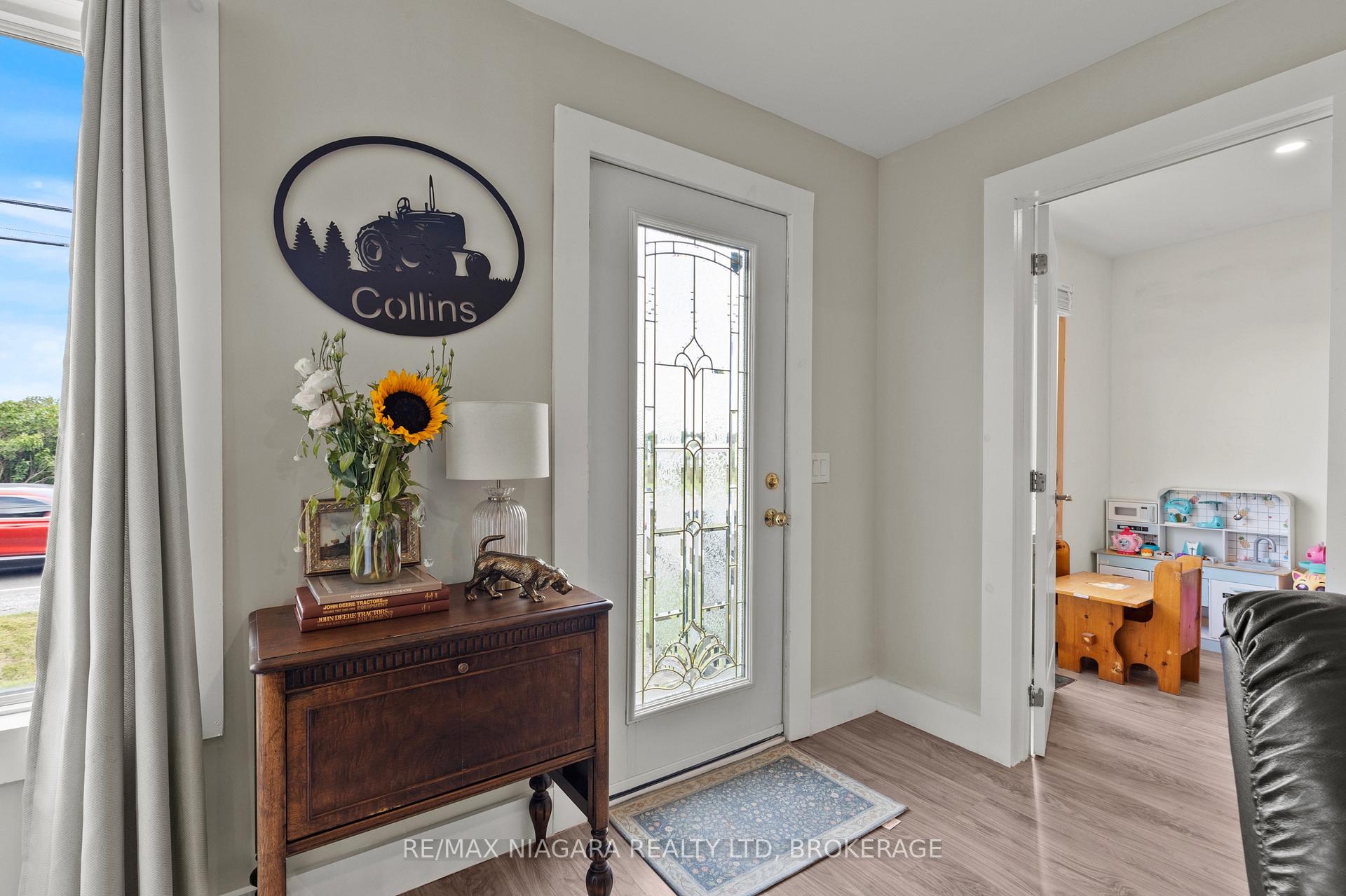 Photo 11 of 702 Main Street, Port Colborne, Sugarloaf — HOMEH