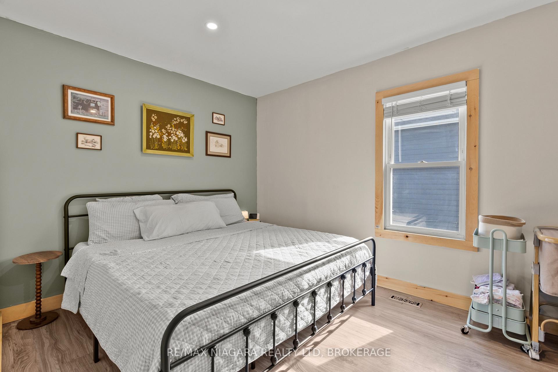 Photo 22 of 702 Main Street, Port Colborne, Sugarloaf — HOMEH