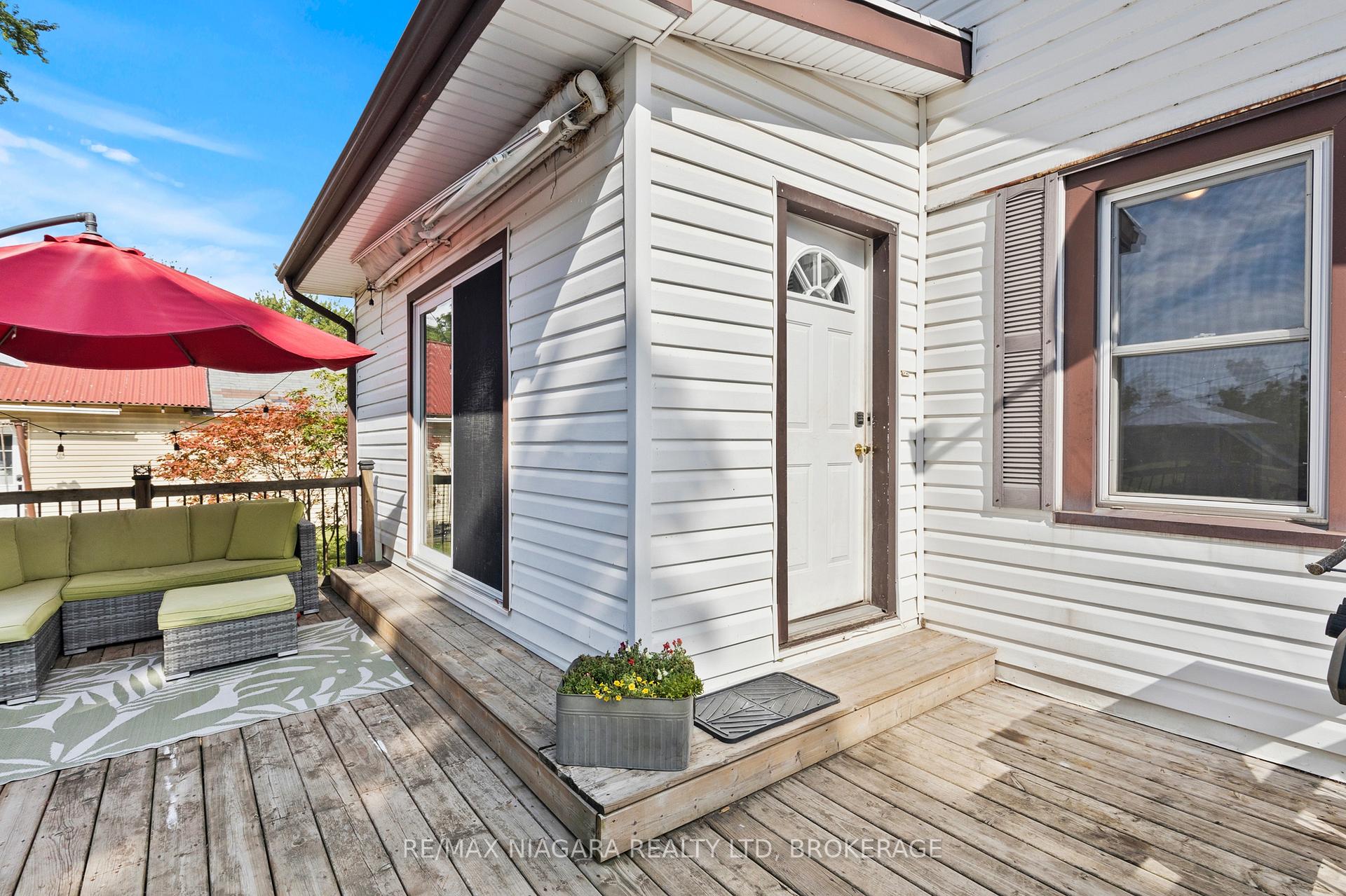 Photo 37 of 702 Main Street, Port Colborne, Sugarloaf — HOMEH