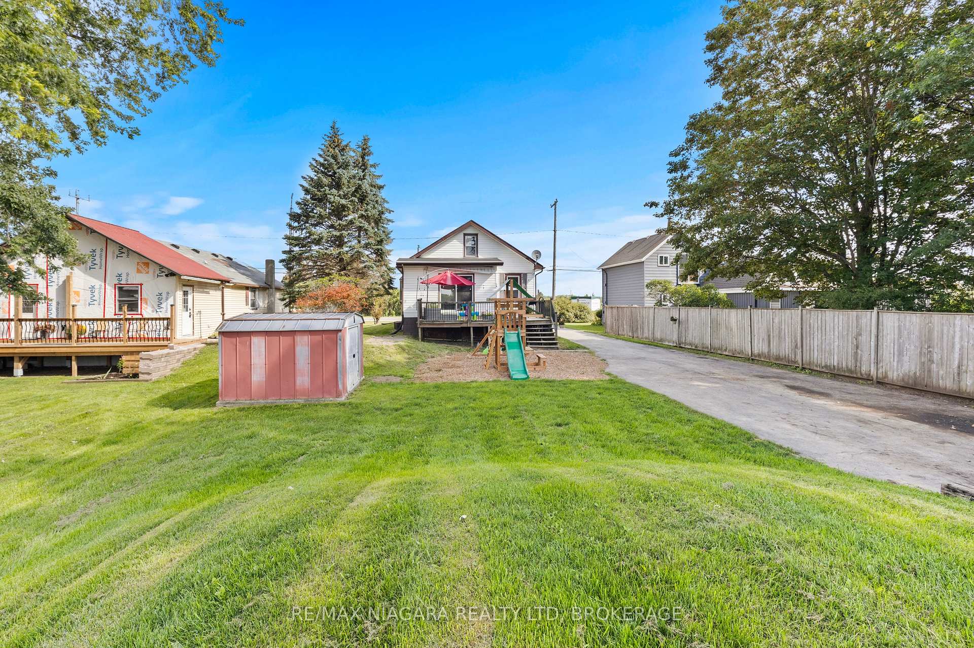 Photo 42 of 702 Main Street, Port Colborne, Sugarloaf — HOMEH