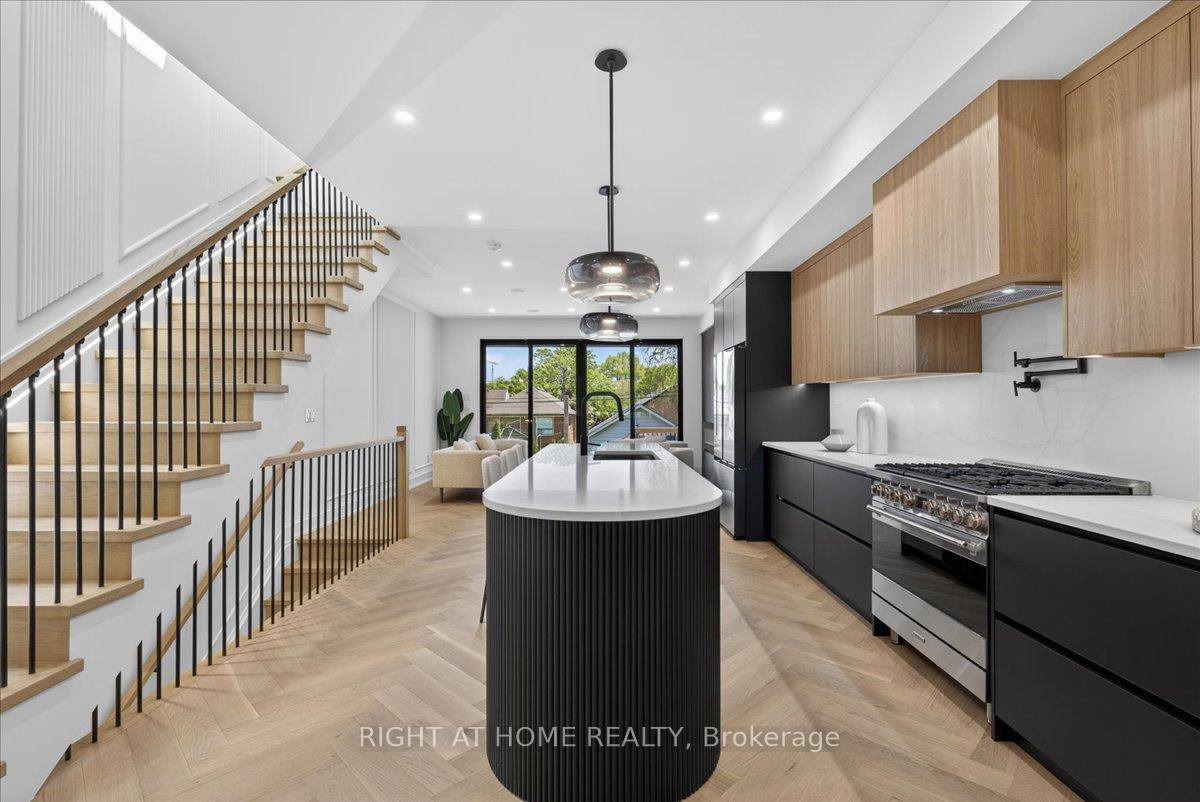 Photo 8 of 15B Rosemeade Avenue, Etobicoke, Stonegate-Queensway — HOMEH