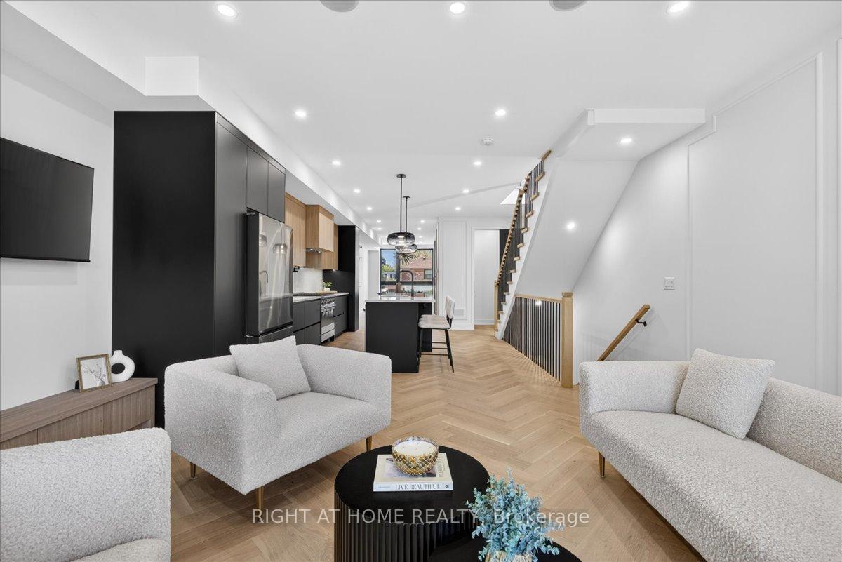 Photo 14 of 15B Rosemeade Avenue, Etobicoke, Stonegate-Queensway — HOMEH