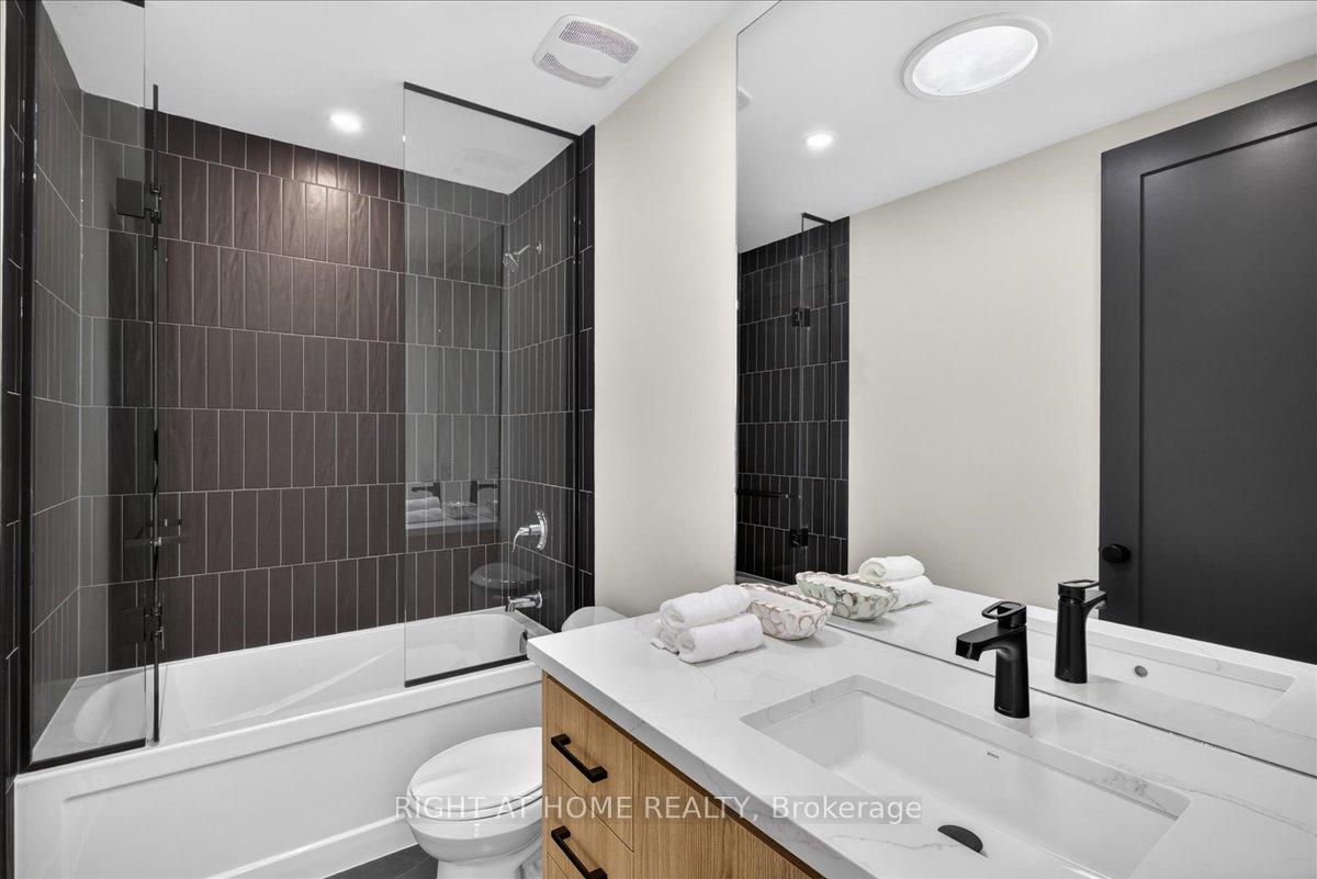 Photo 29 of 15B Rosemeade Avenue, Etobicoke, Stonegate-Queensway — HOMEH