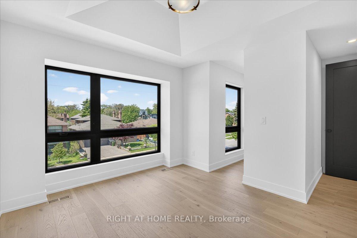 Photo 32 of 15B Rosemeade Avenue, Etobicoke, Stonegate-Queensway — HOMEH