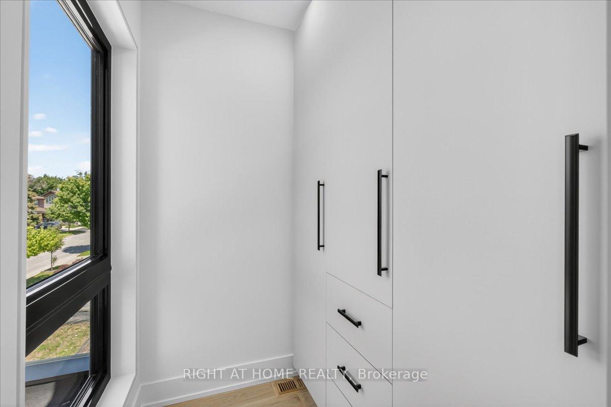 Photo 34 of 15B Rosemeade Avenue, Etobicoke, Stonegate-Queensway — HOMEH
