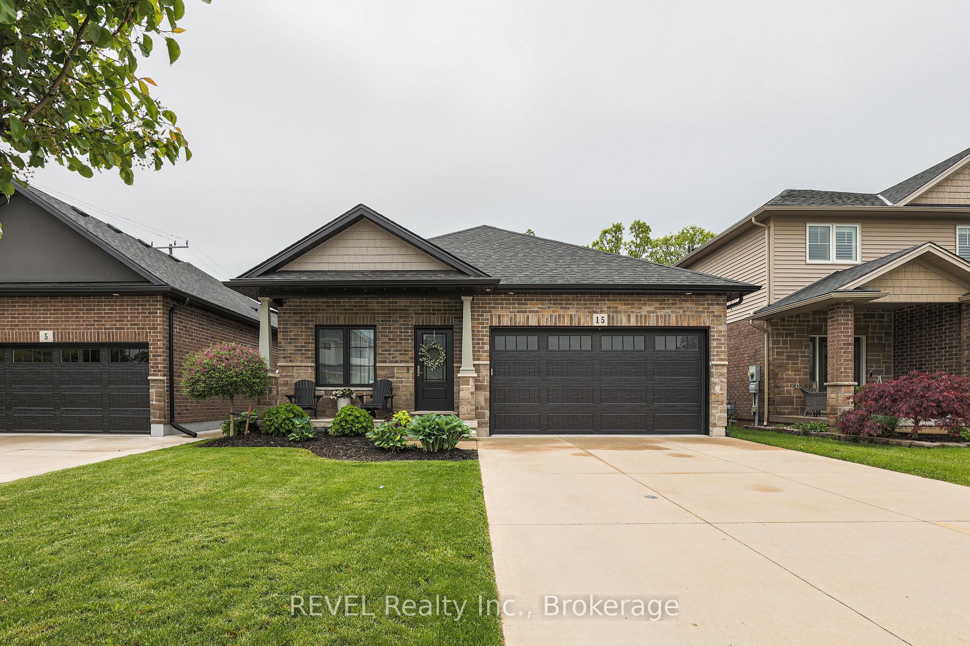 Photo 1 of 15 Willowbrook Drive, Welland, West Welland — HOMEH