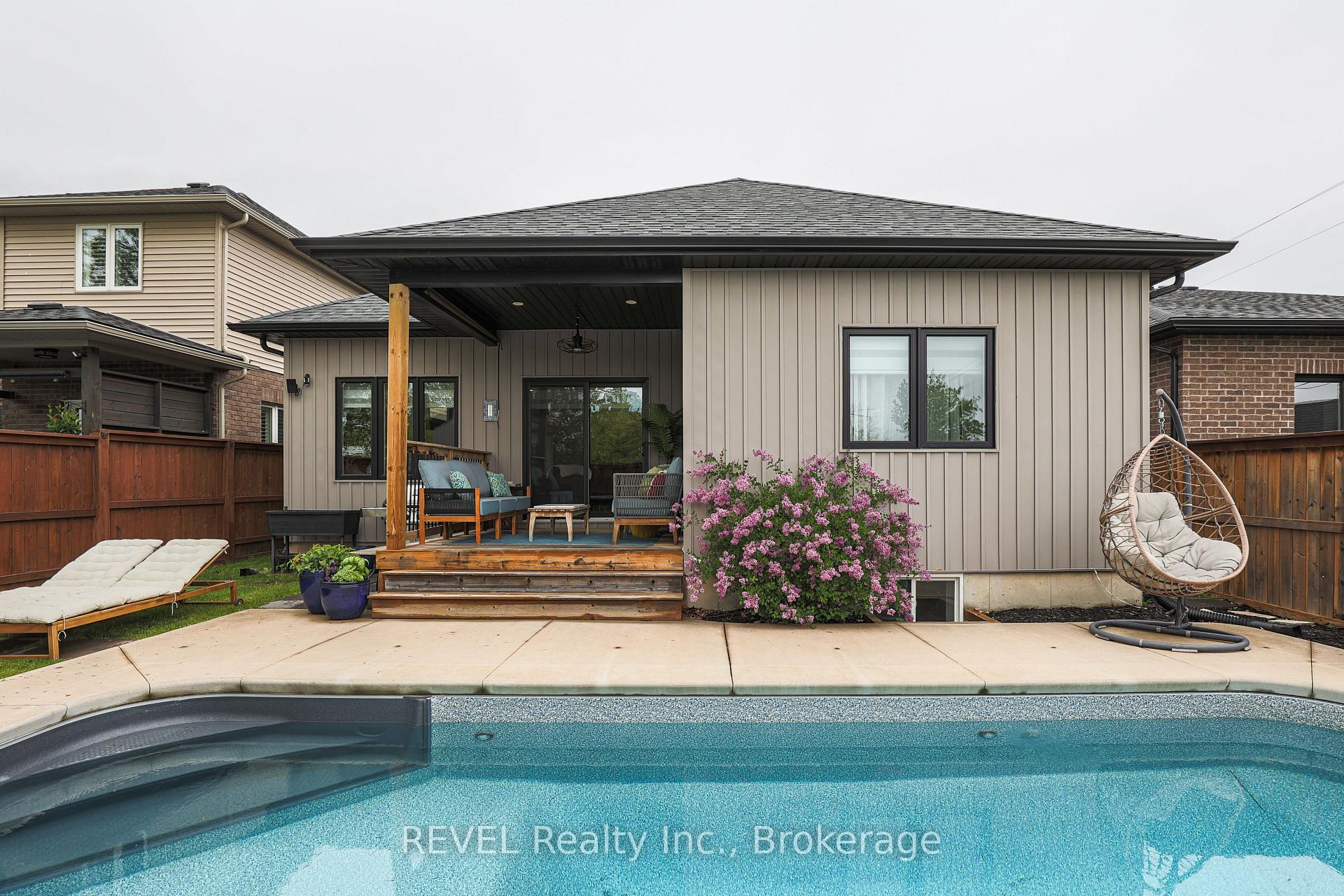 Photo 7 of 15 Willowbrook Drive, Welland, West Welland — HOMEH