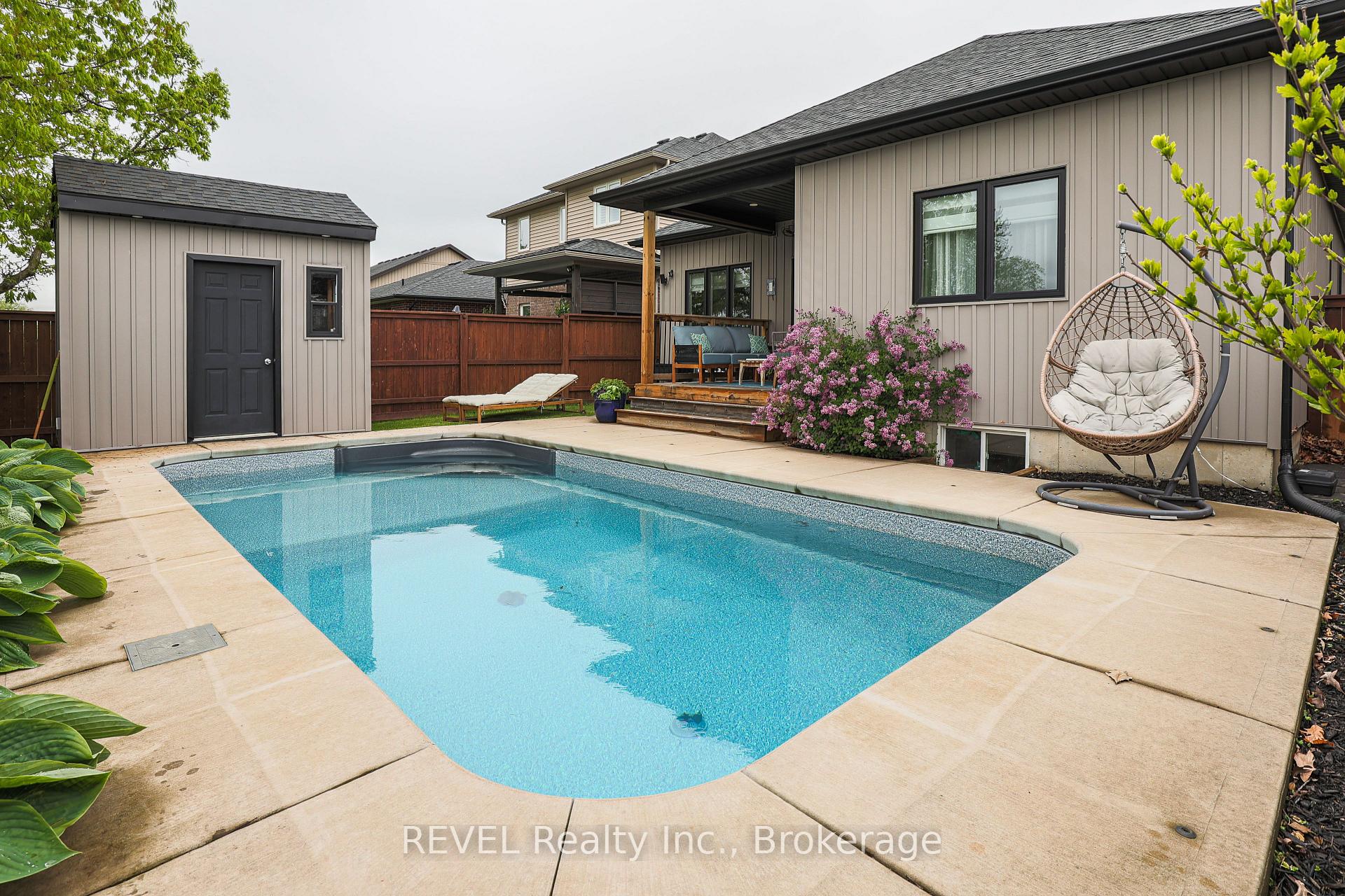 Photo 8 of 15 Willowbrook Drive, Welland, West Welland — HOMEH