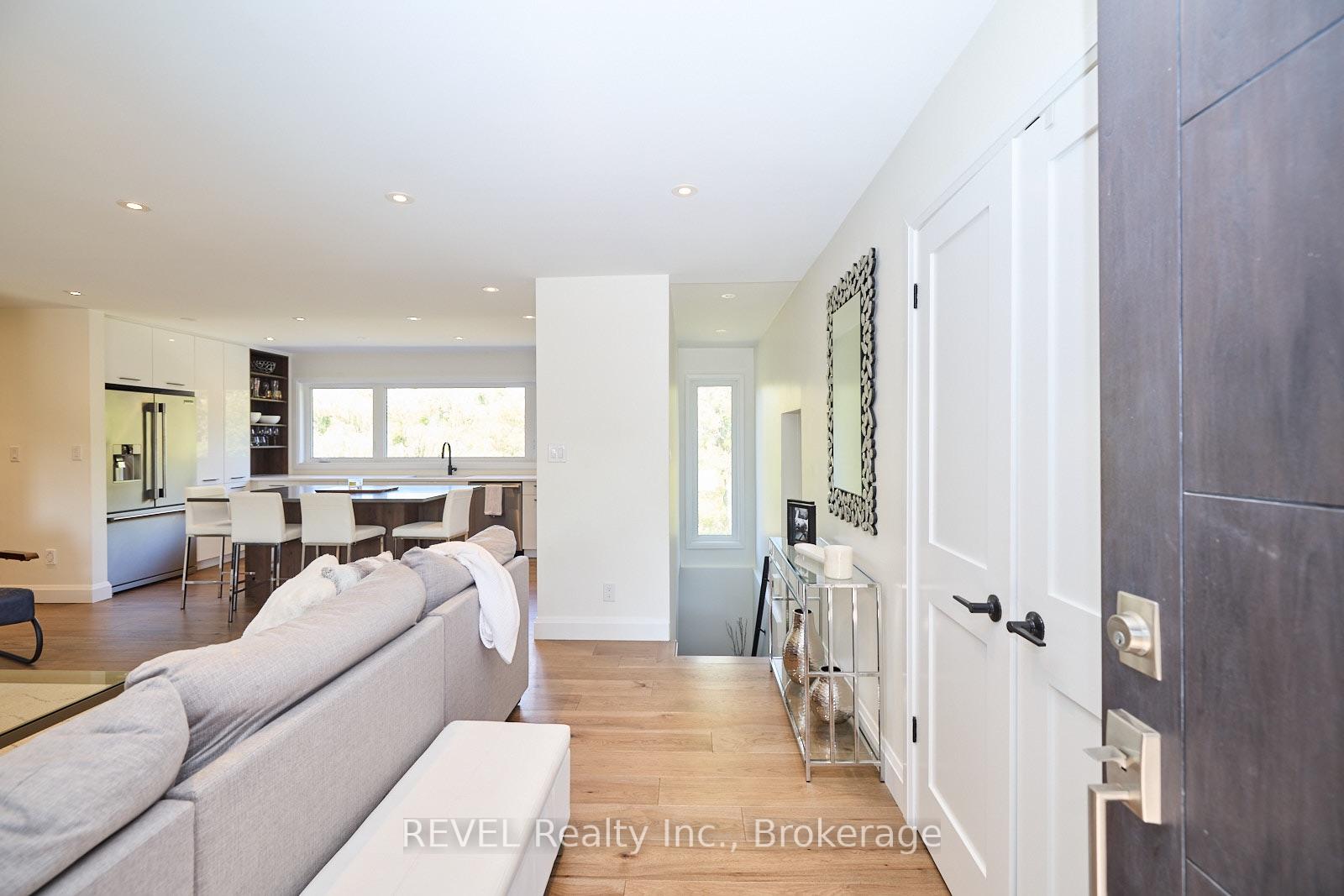 Photo 5 of 38 Briarsdale Drive, St. Catharines, Glendale/Glenridge — HOMEH