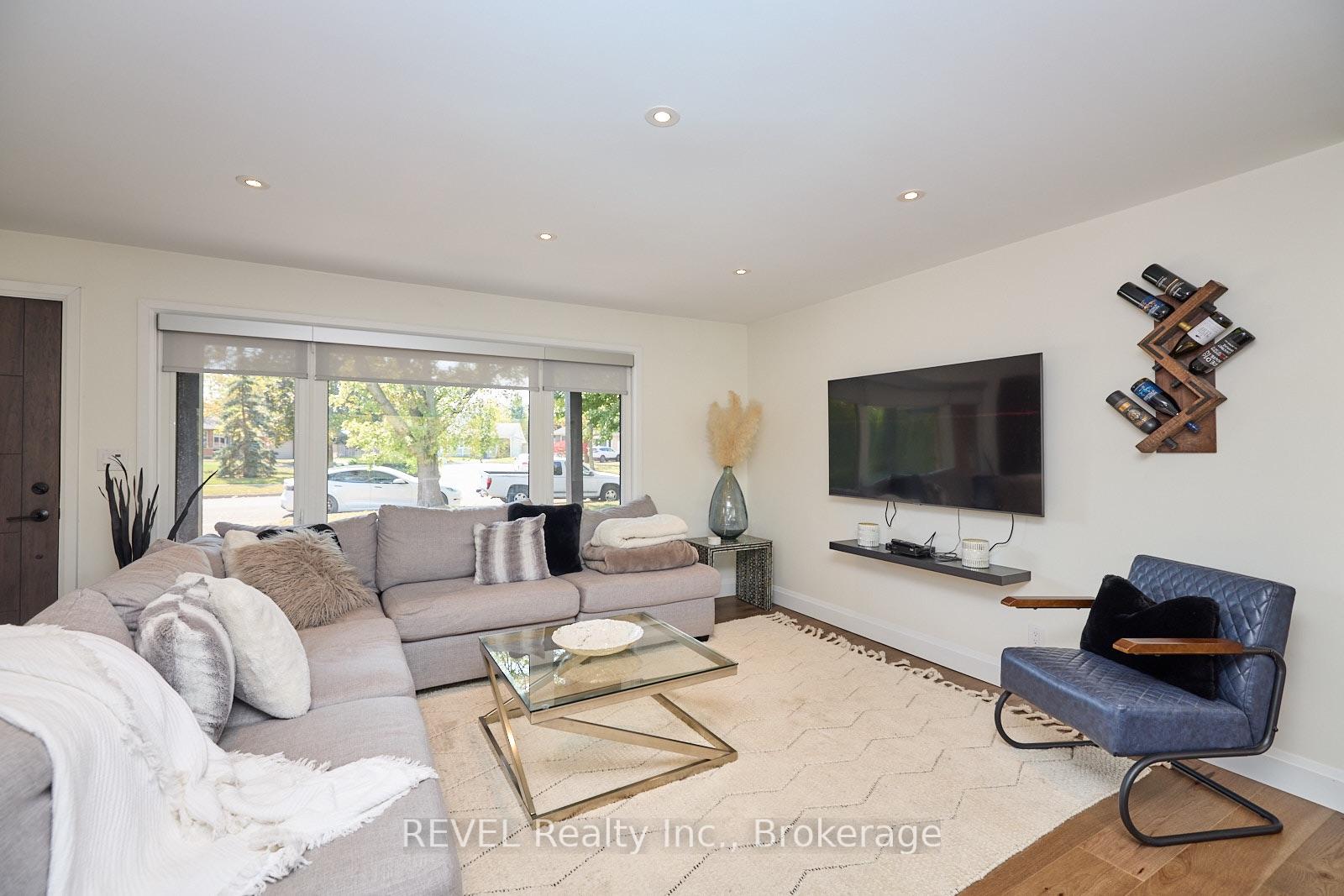 Photo 7 of 38 Briarsdale Drive, St. Catharines, Glendale/Glenridge — HOMEH