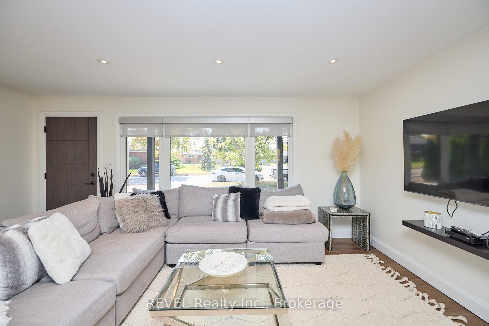 Photo 8 of 38 Briarsdale Drive, St. Catharines, Glendale/Glenridge — HOMEH