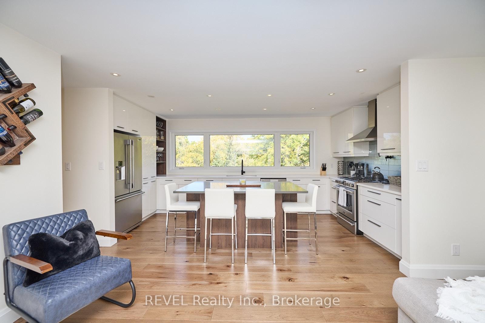 Photo 9 of 38 Briarsdale Drive, St. Catharines, Glendale/Glenridge — HOMEH