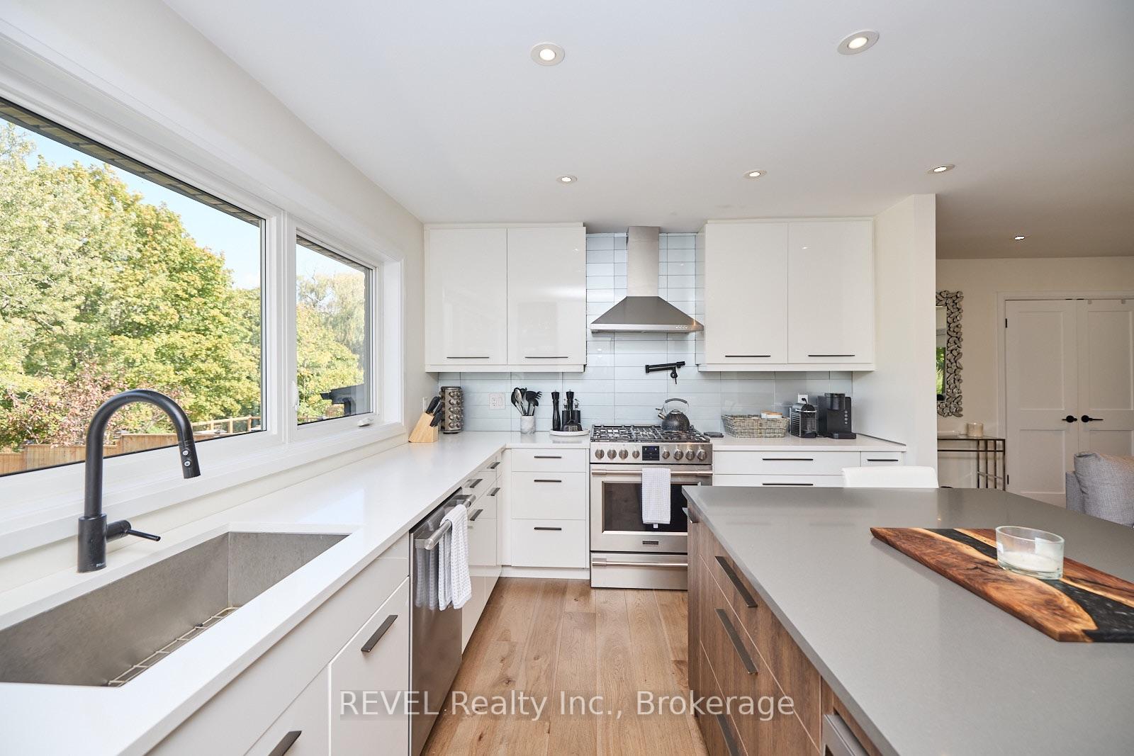 Photo 13 of 38 Briarsdale Drive, St. Catharines, Glendale/Glenridge — HOMEH