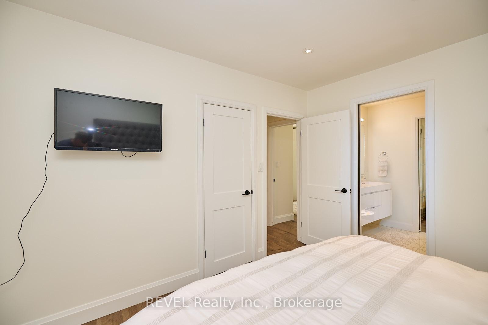 Photo 16 of 38 Briarsdale Drive, St. Catharines, Glendale/Glenridge — HOMEH