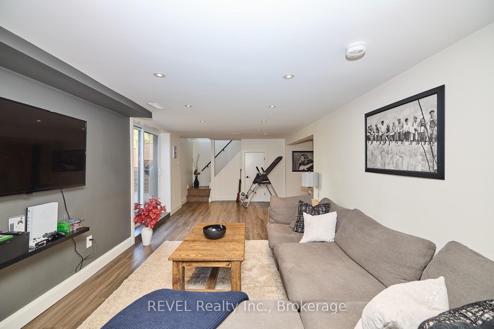 Photo 24 of 38 Briarsdale Drive, St. Catharines, Glendale/Glenridge — HOMEH