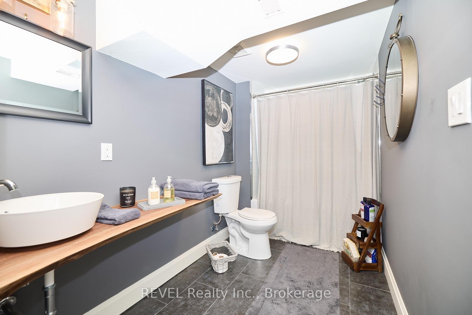Photo 25 of 38 Briarsdale Drive, St. Catharines, Glendale/Glenridge — HOMEH