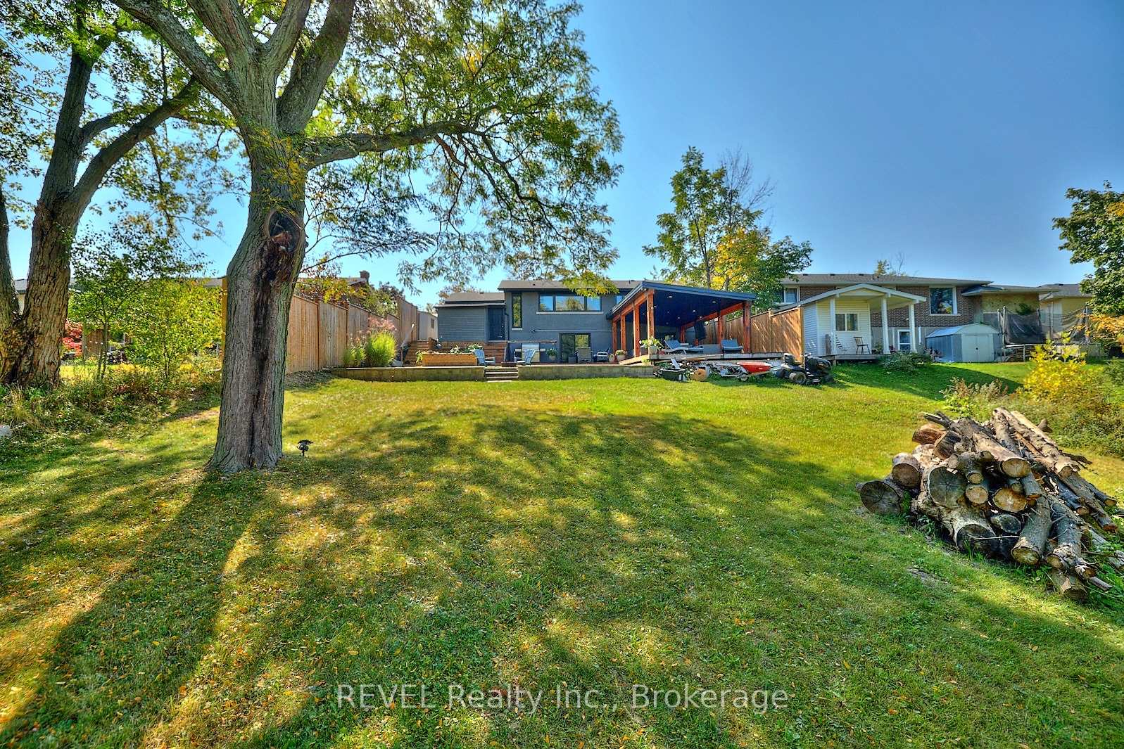 Photo 32 of 38 Briarsdale Drive, St. Catharines, Glendale/Glenridge — HOMEH