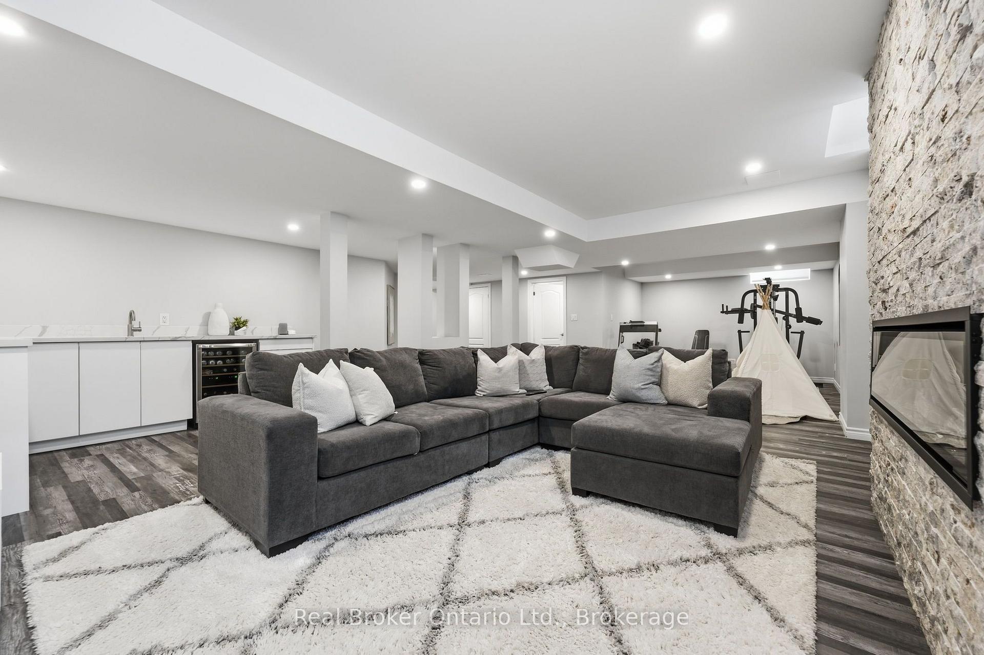 Photo 40 of 4675 Bracknell Road, Burlington, Alton — HOMEH