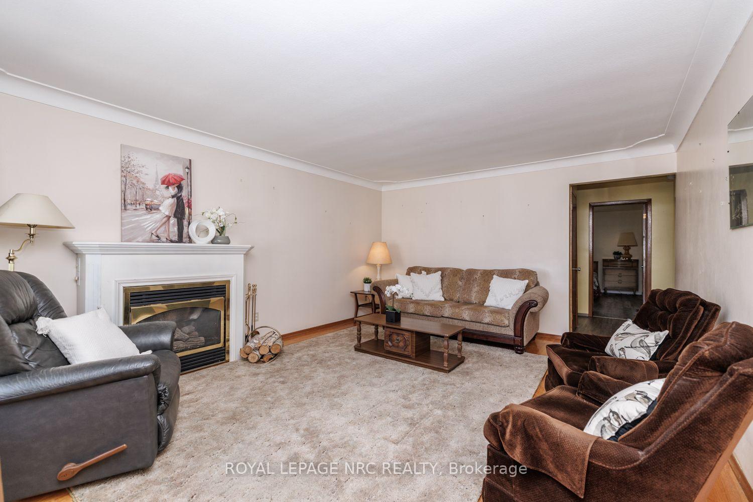 Photo 7 of 6350 Ash Street, Niagara Falls, Dorchester — HOMEH