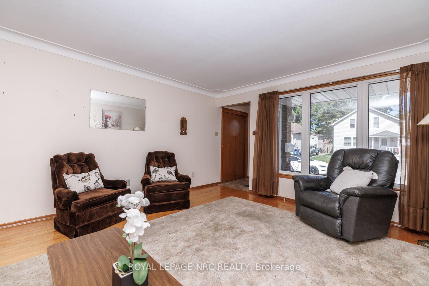 Photo 9 of 6350 Ash Street, Niagara Falls, Dorchester — HOMEH