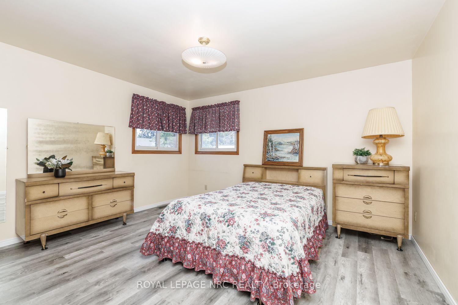 Photo 10 of 6350 Ash Street, Niagara Falls, Dorchester — HOMEH