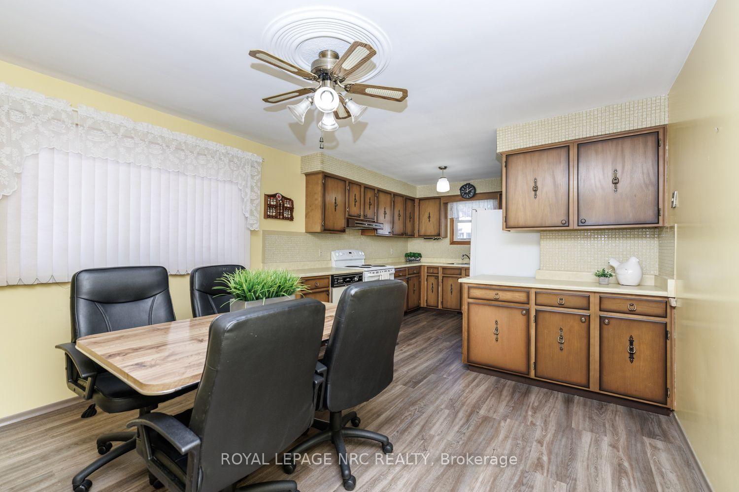 Photo 18 of 6350 Ash Street, Niagara Falls, Dorchester — HOMEH