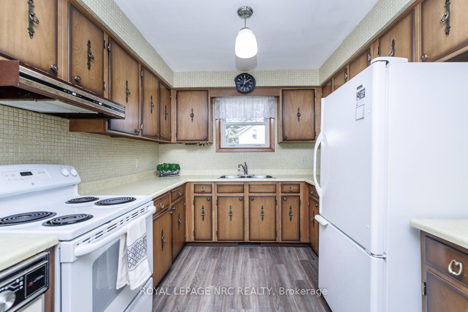 Photo 21 of 6350 Ash Street, Niagara Falls, Dorchester — HOMEH
