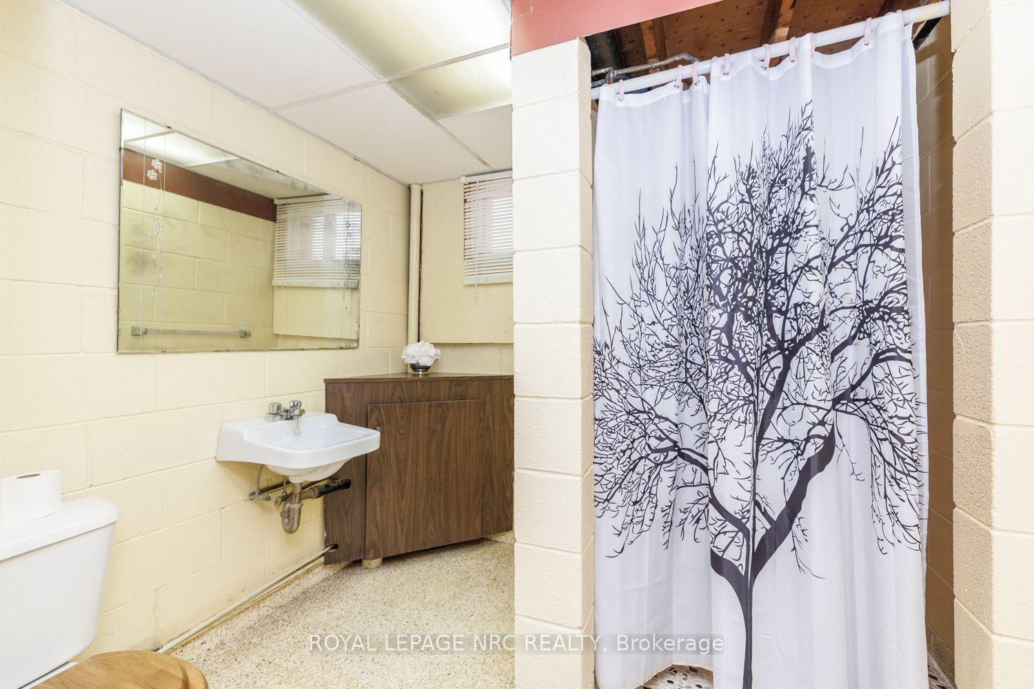 Photo 31 of 6350 Ash Street, Niagara Falls, Dorchester — HOMEH