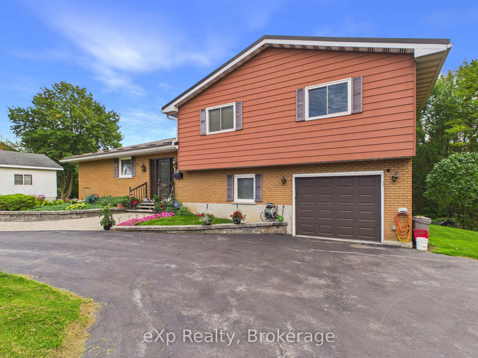 Photo 2 of 95 10th Street S, Arran-Elderslie — HOMEH