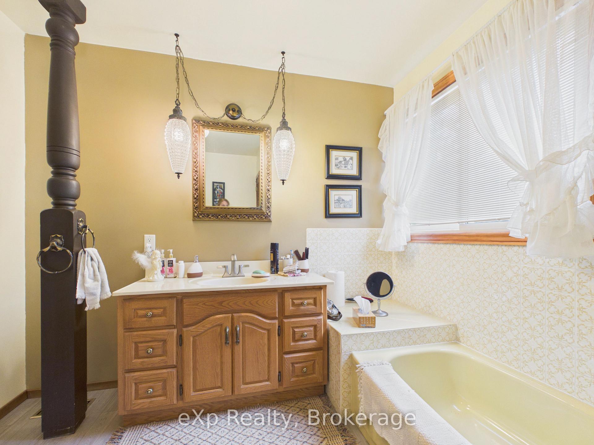Photo 16 of 95 10th Street S, Arran-Elderslie — HOMEH