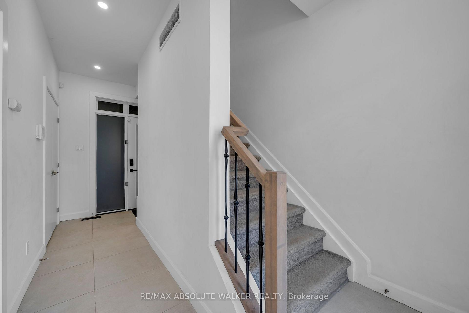 Photo 4 of Unit A, 10 Chapleau Avenue, Ottawa, Lindenlea — HOMEH