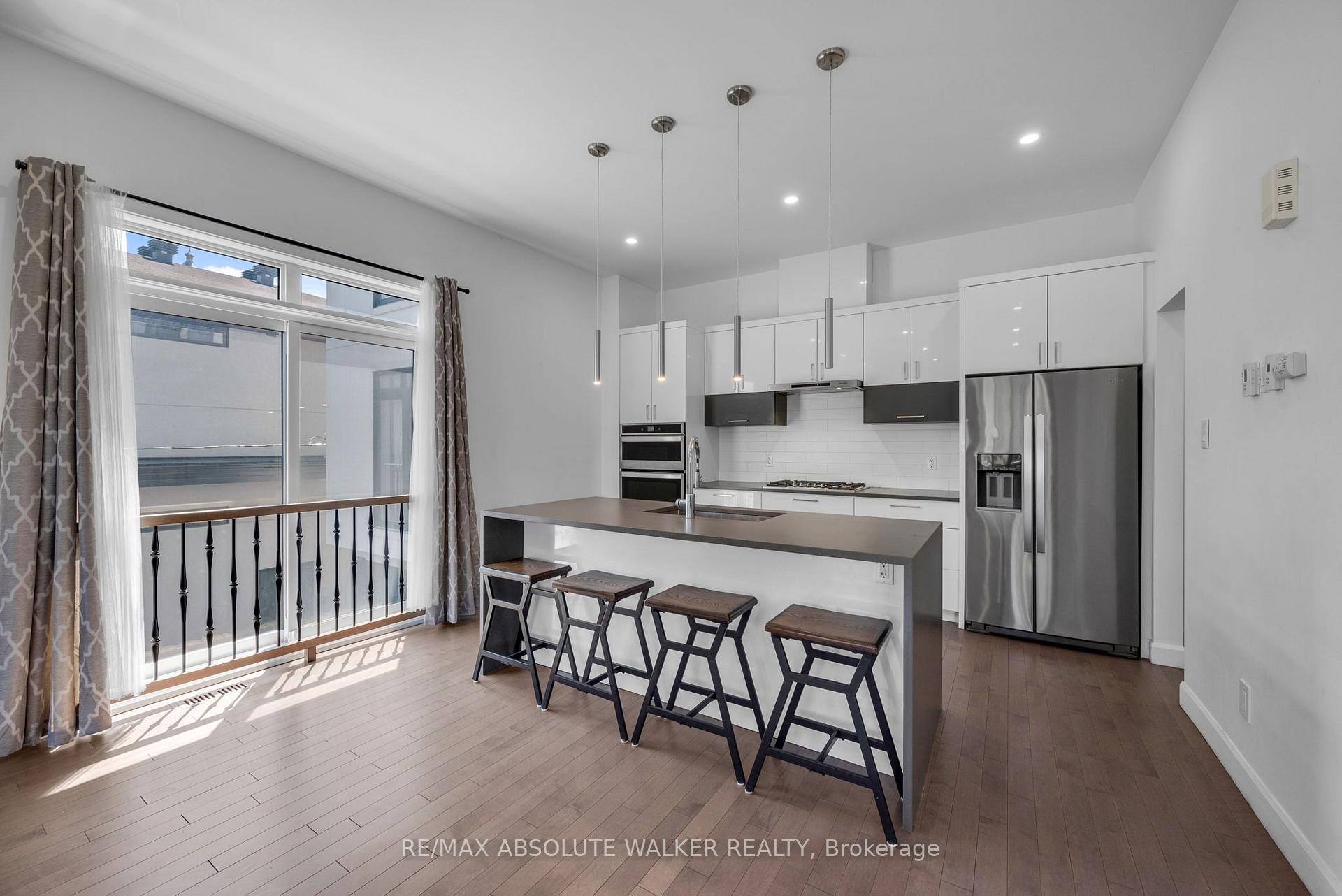 Photo 15 of Unit A, 10 Chapleau Avenue, Ottawa, Lindenlea — HOMEH