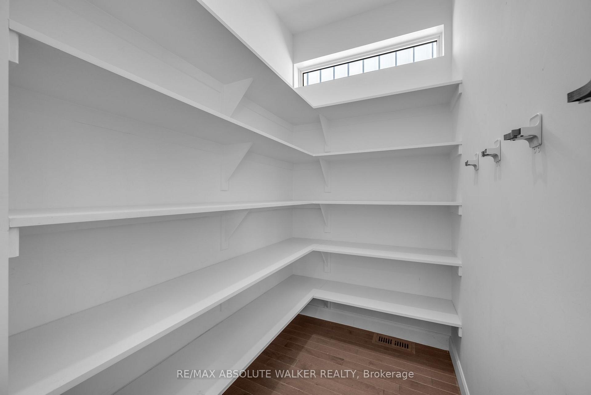 Photo 24 of Unit A, 10 Chapleau Avenue, Ottawa, Lindenlea — HOMEH
