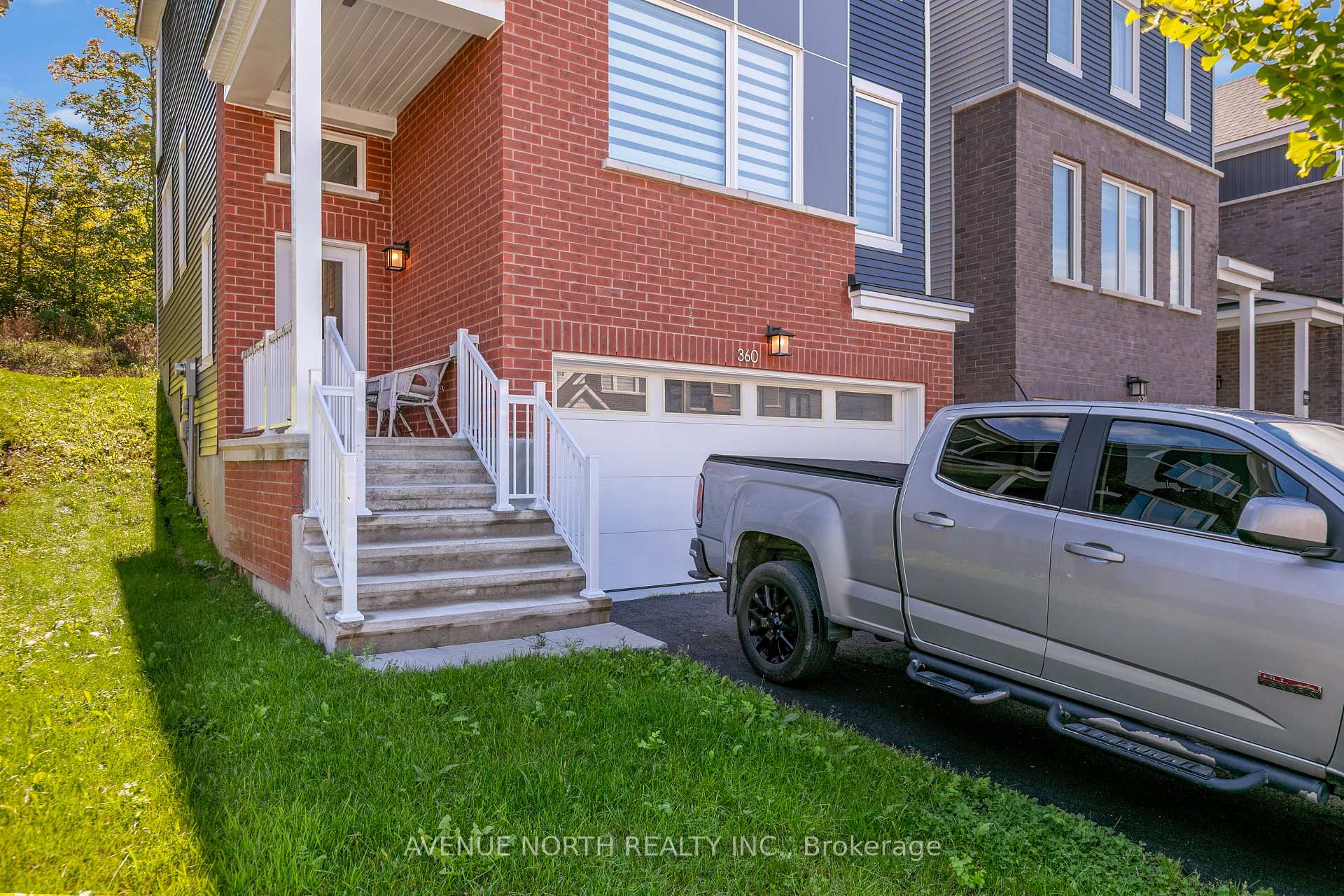 Photo 2 of 360 Appalachian Circle, Ottawa, Barrhaven - Half Moon Bay — HOMEH
