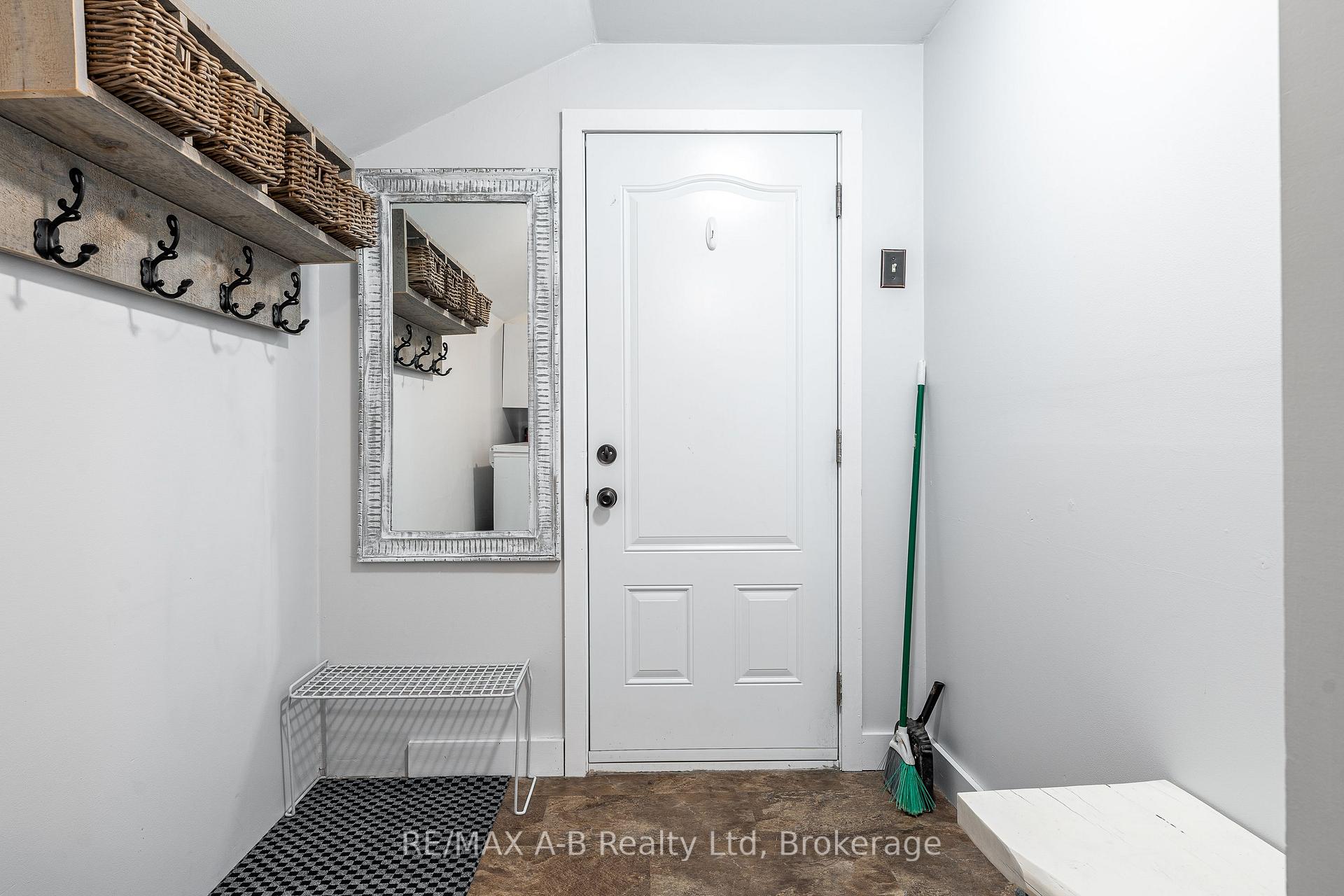 Photo 4 of 158 James Street N, St. Marys — HOMEH