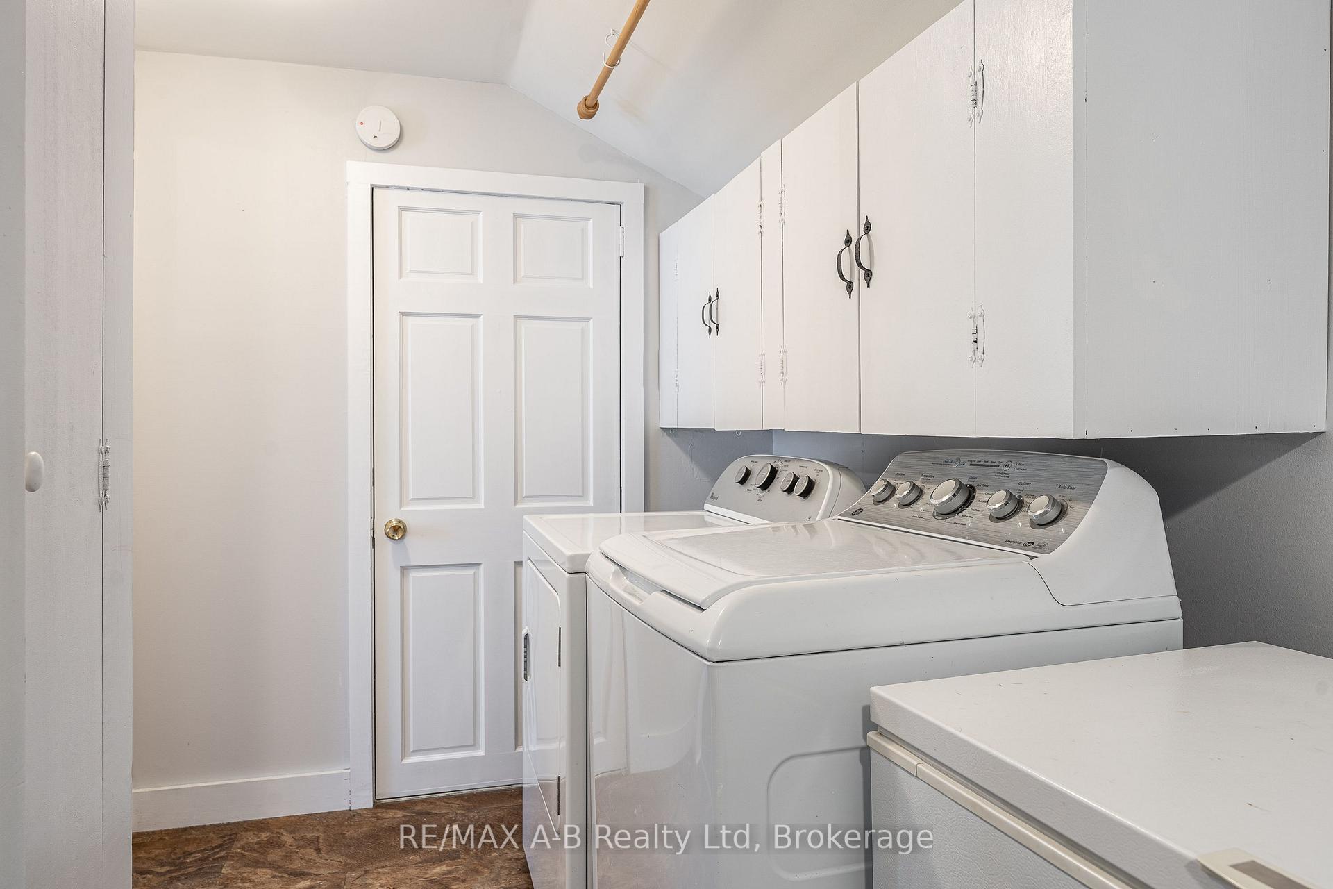 Photo 6 of 158 James Street N, St. Marys — HOMEH