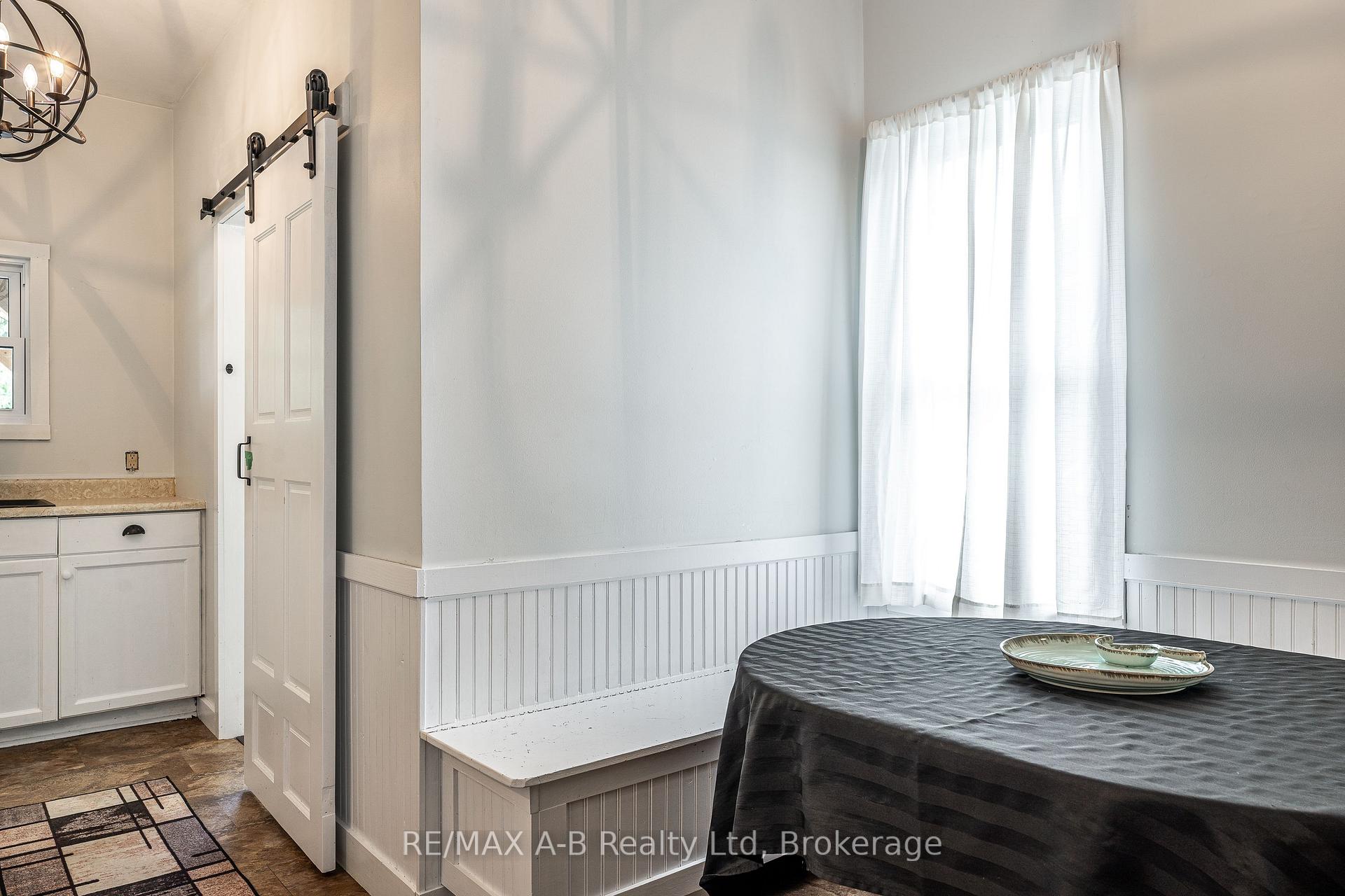 Photo 11 of 158 James Street N, St. Marys — HOMEH