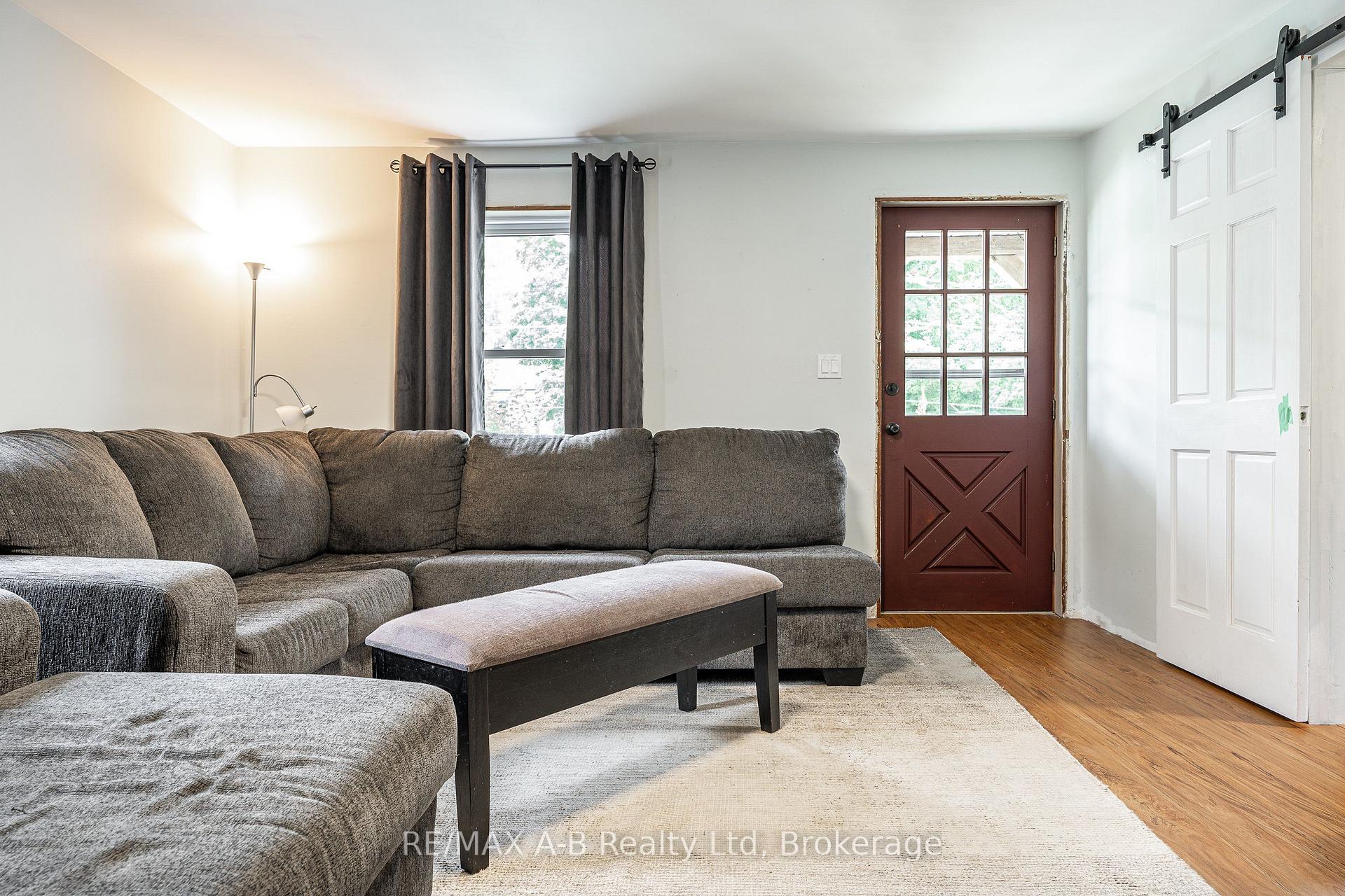 Photo 17 of 158 James Street N, St. Marys — HOMEH